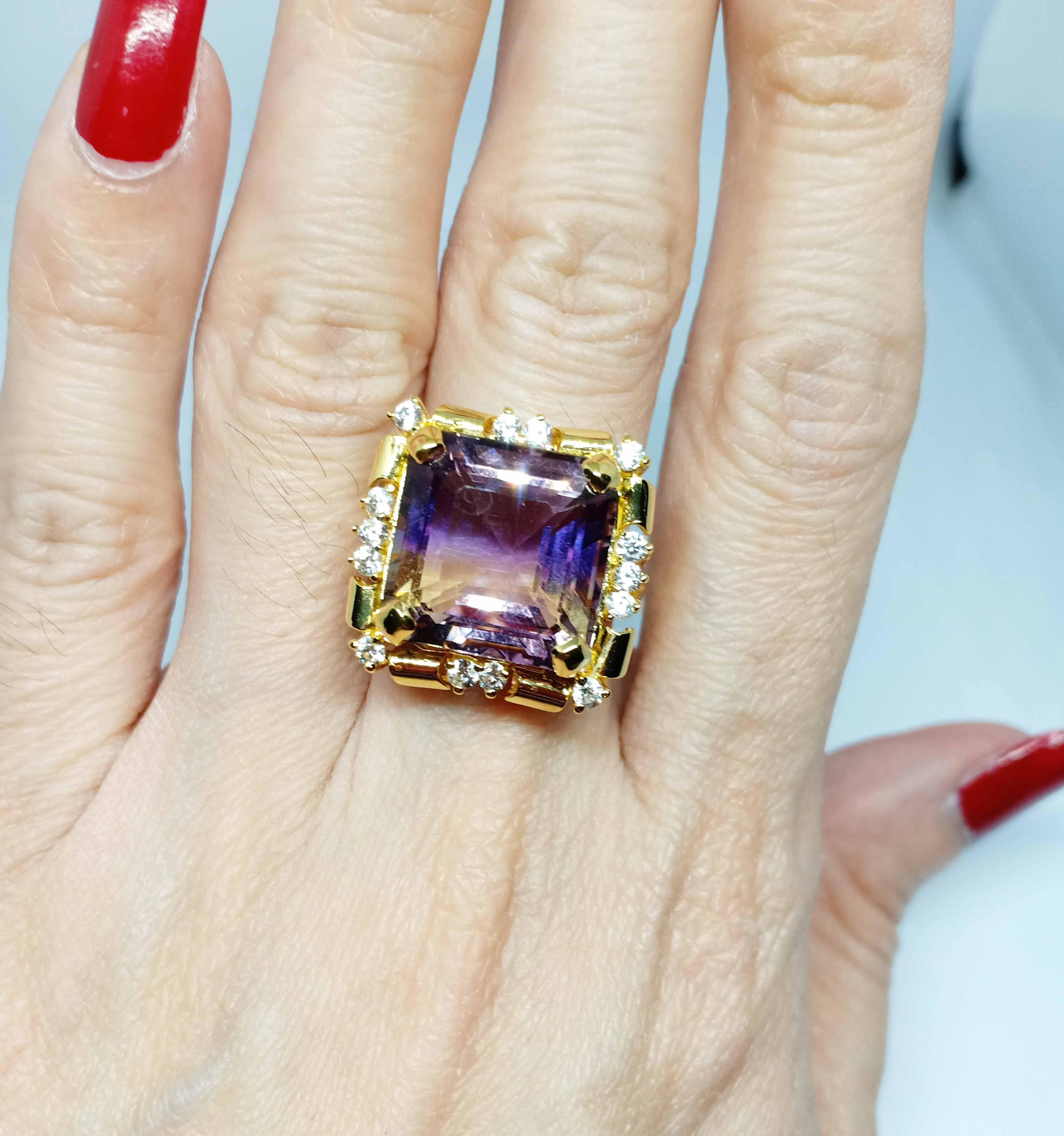 15,89cts. Anello di ametrina in argento sterling con placcatura in oro 18 carati. in vendita 4