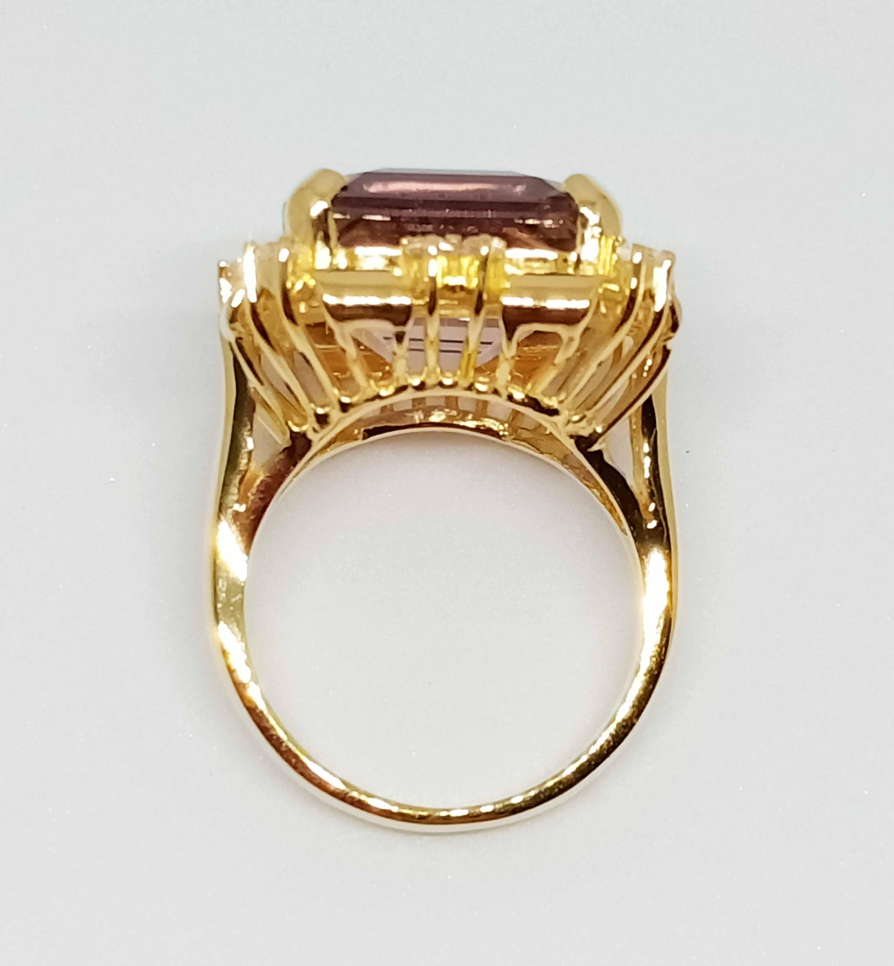 15,89cts. Anello di ametrina in argento sterling con placcatura in oro 18 carati. in vendita 1