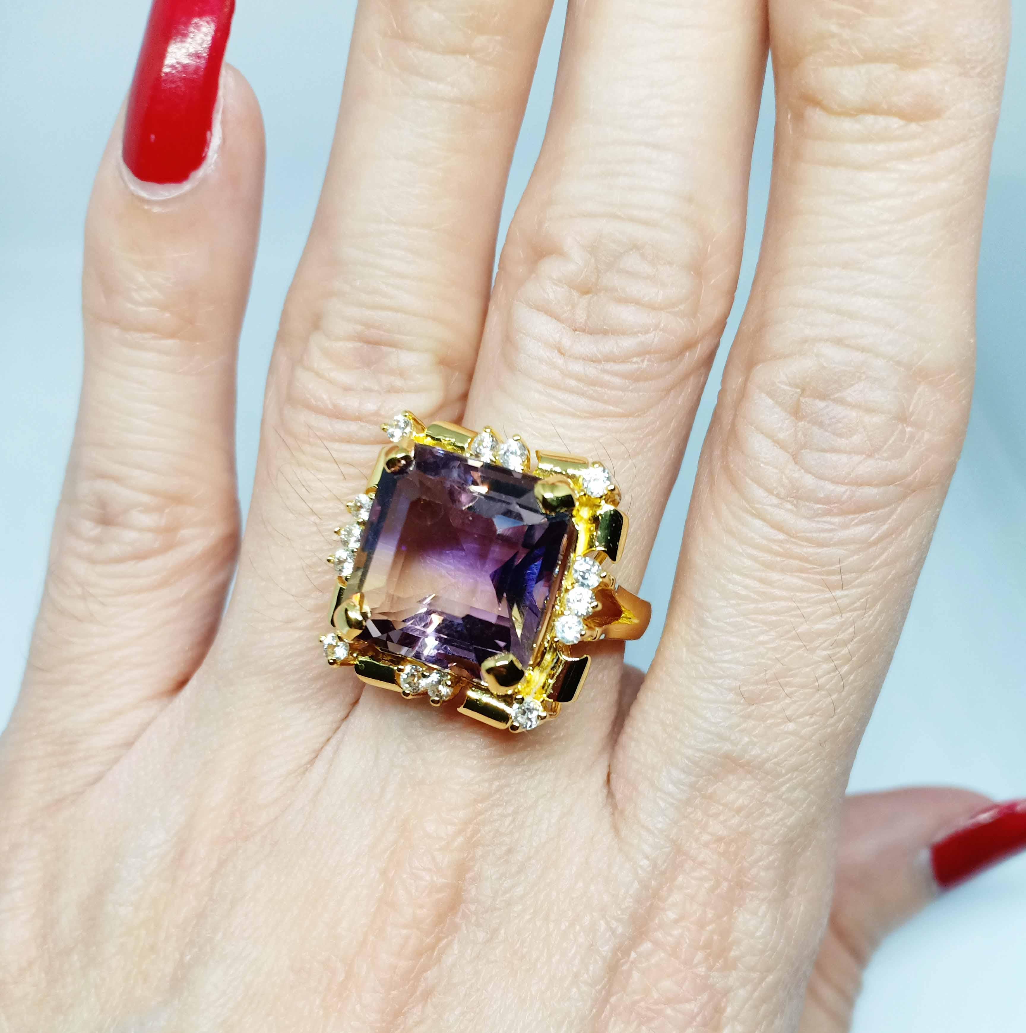 15,89cts. Anello di ametrina in argento sterling con placcatura in oro 18 carati. in vendita 3