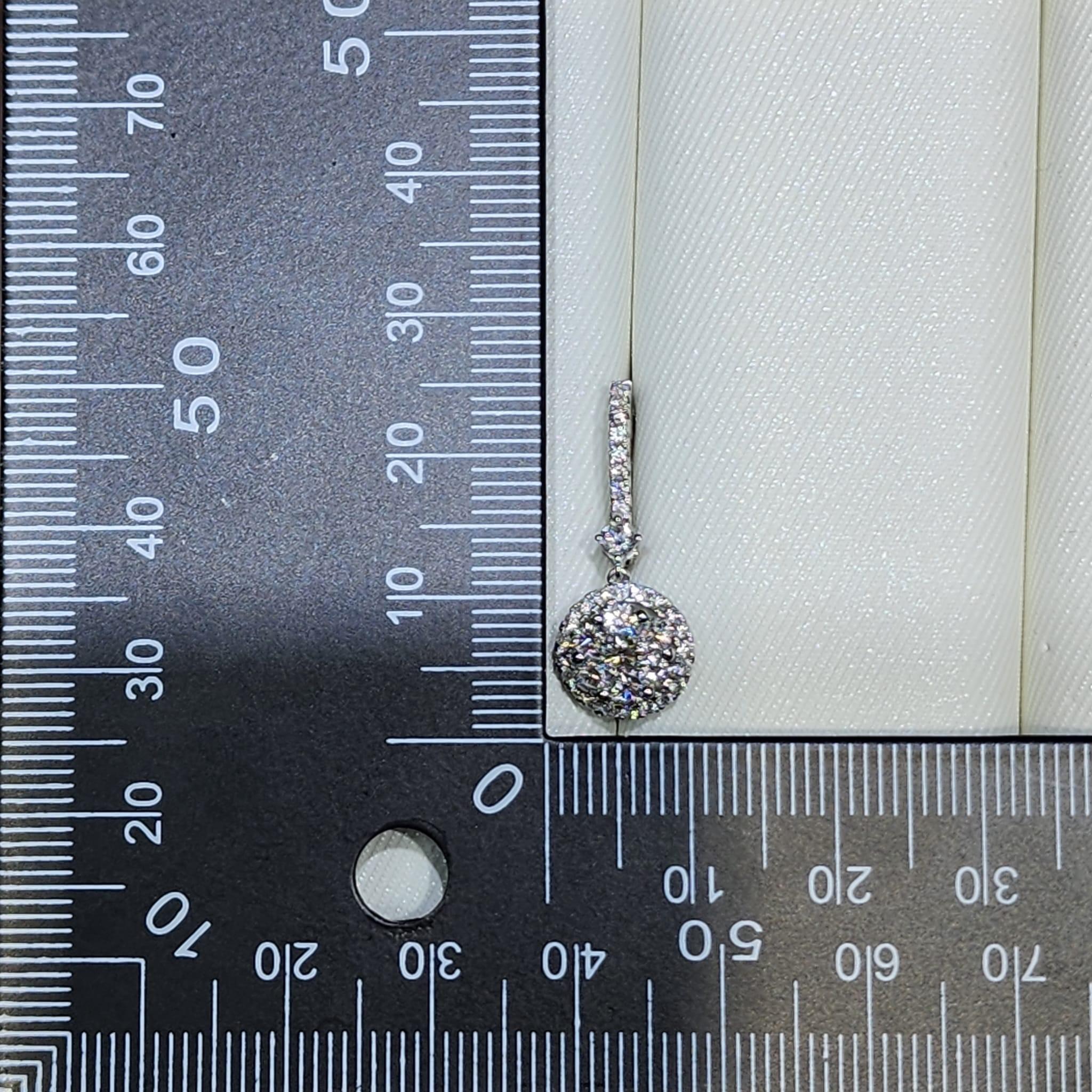 1.58ct Diamonds 18K White Gold Diamond Drop Earrings In New Condition For Sale In Hong Kong, HK