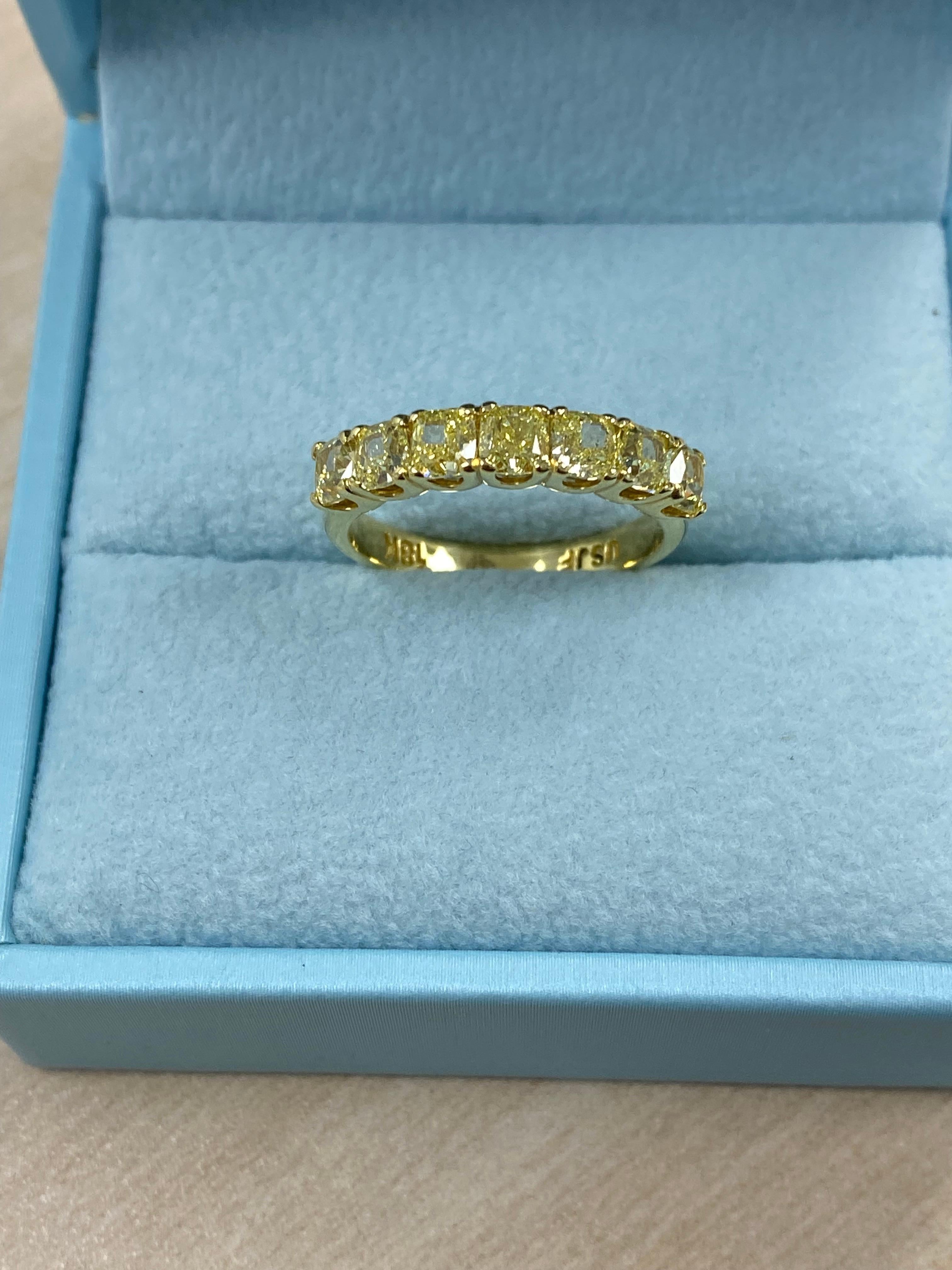 Modern 1.58Ct Fancy Yellow Cushion Cut Diamond Wedding Anniversary Band 18K Yellow Gold For Sale