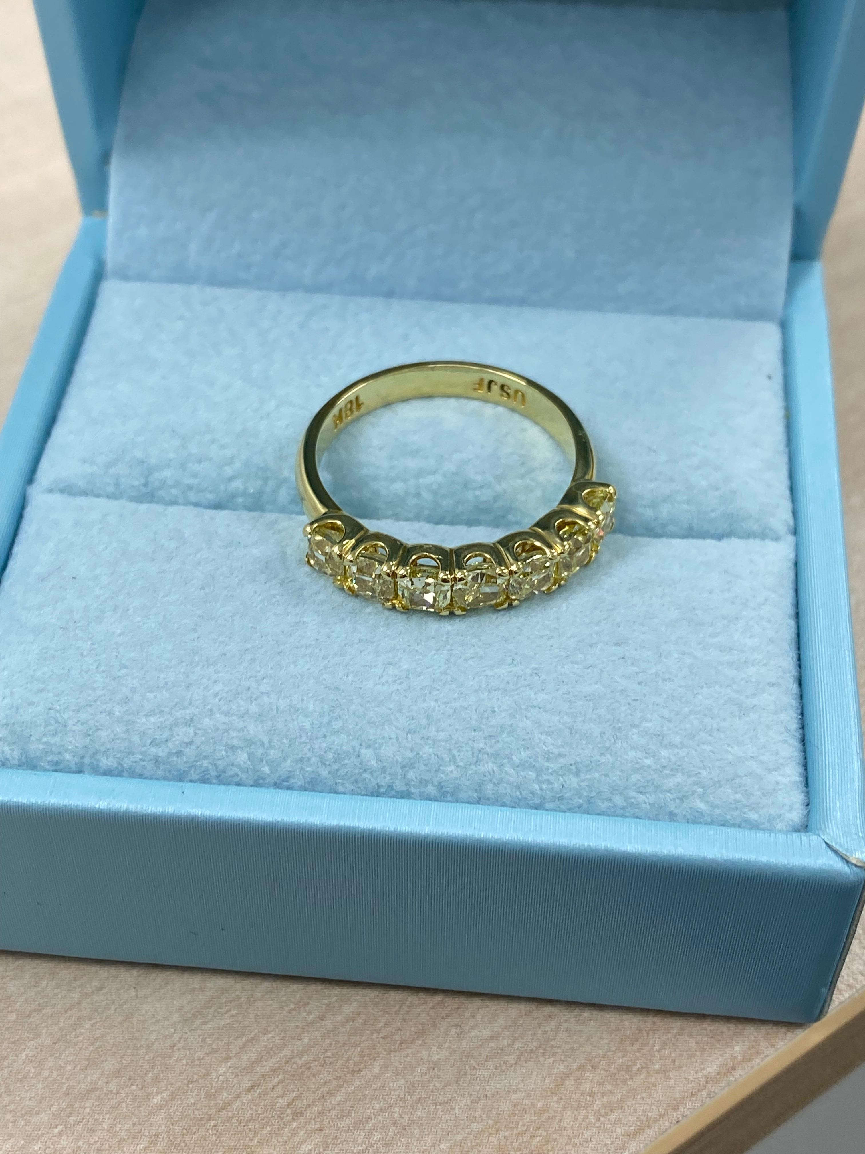 Women's 1.58Ct Fancy Yellow Cushion Cut Diamond Wedding Anniversary Band 18K Yellow Gold For Sale