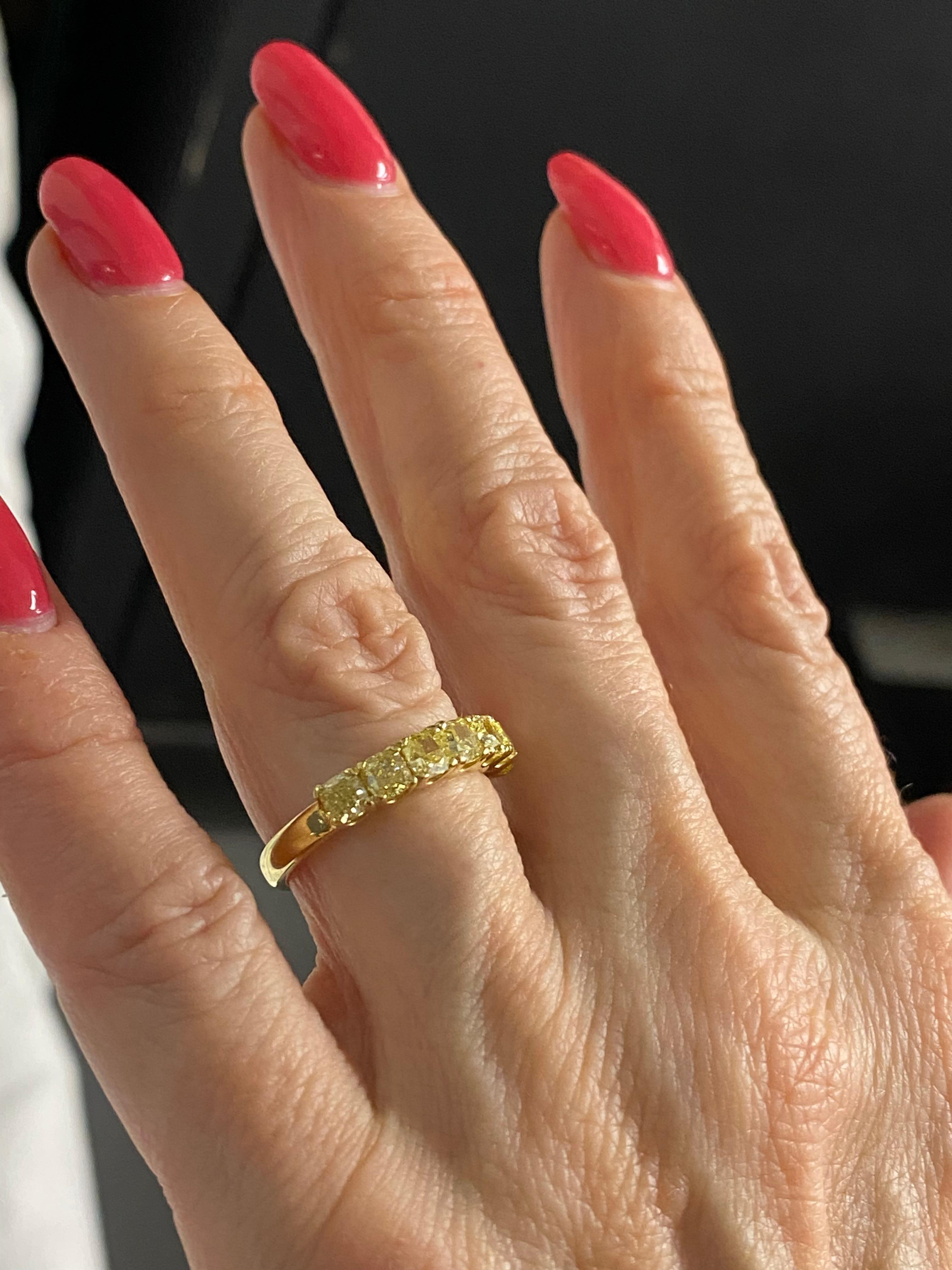 1.58Ct Fancy Yellow Cushion Cut Diamond Wedding Anniversary Band 18K Yellow Gold For Sale 1