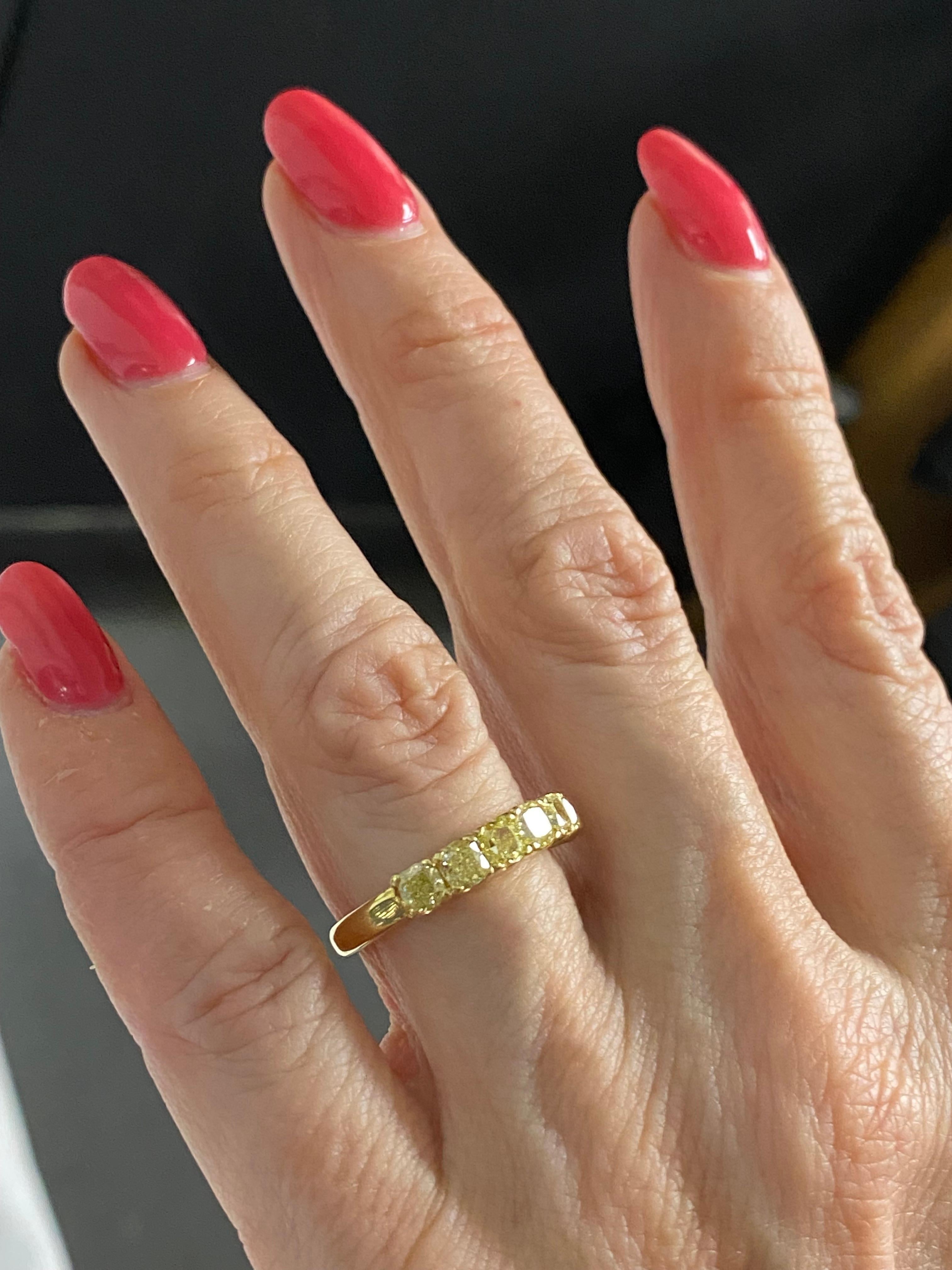 1.58Ct Fancy Yellow Cushion Cut Diamond Wedding Anniversary Band 18K Yellow Gold For Sale 2