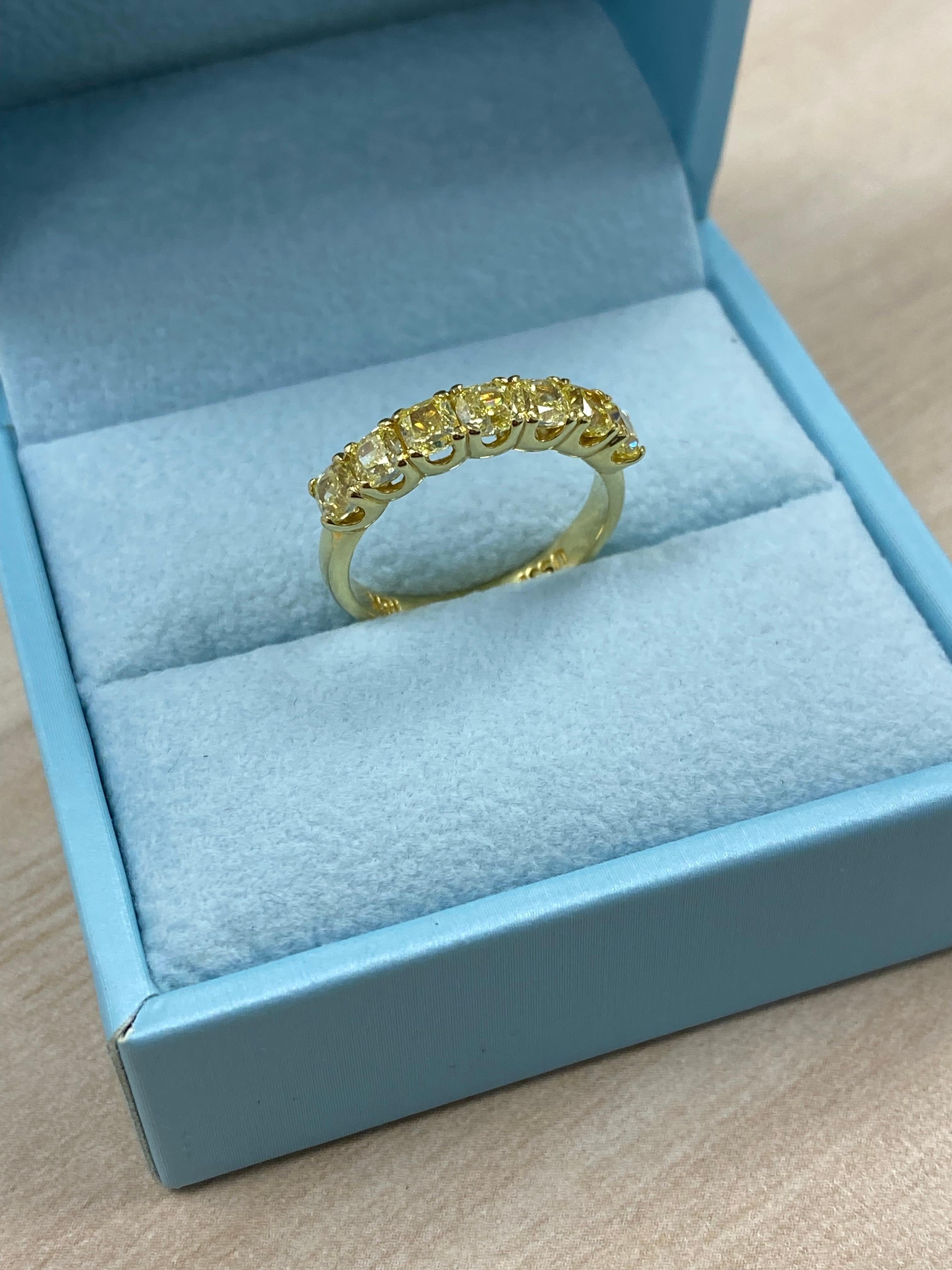 1.58Ct Fancy Yellow Cushion Cut Diamond Wedding Anniversary Band 18K Yellow Gold For Sale 3