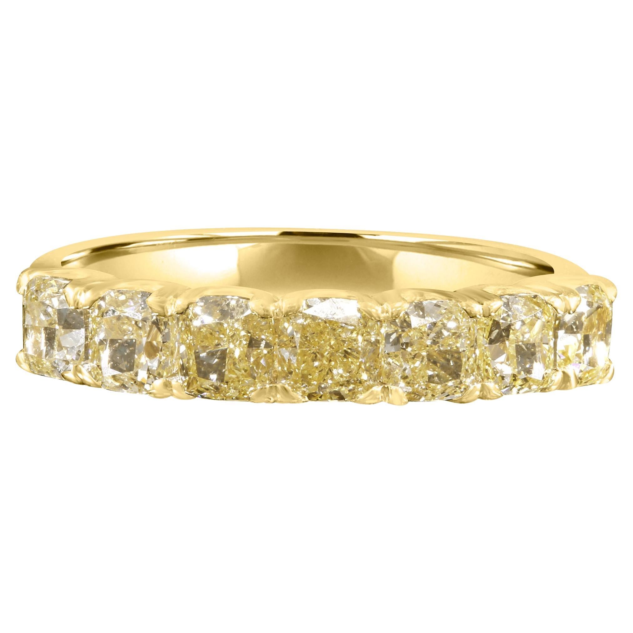 1.58Ct Fancy Yellow Cushion Cut Diamond Wedding Anniversary Band 18K Yellow Gold For Sale
