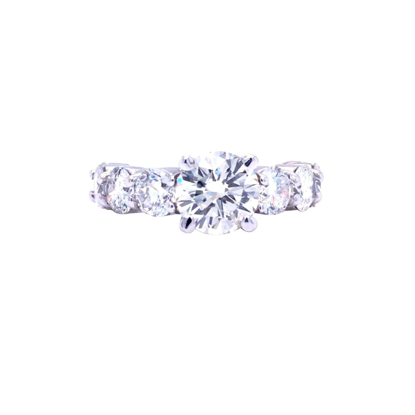 1,58 Karat runder Diamant mit 8 seitlichen Diamanten Verlobungsring 4,1 Karat Ewigkeitsring (Rundschliff) im Angebot