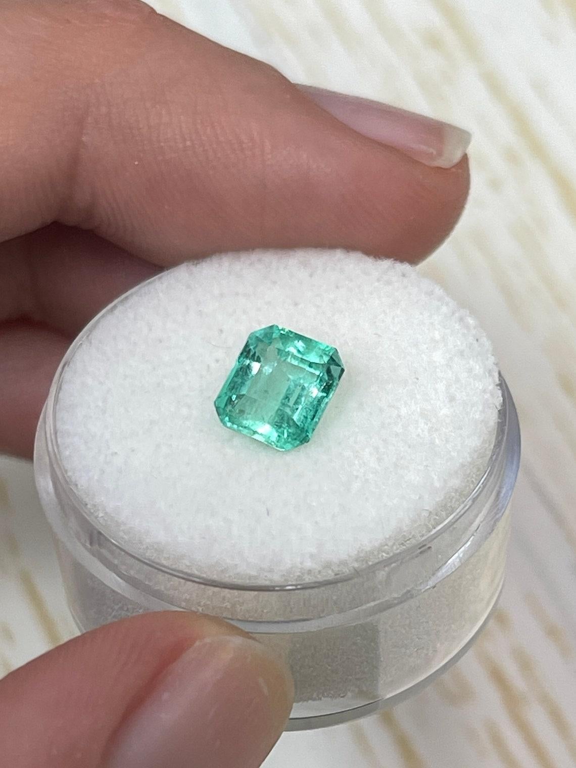 1,59 Carati 7x6 Smeraldo colombiano verde pastello - Gemma di nascita di maggio con taglio smeraldo In condizioni Nuovo in vendita a Jupiter, FL