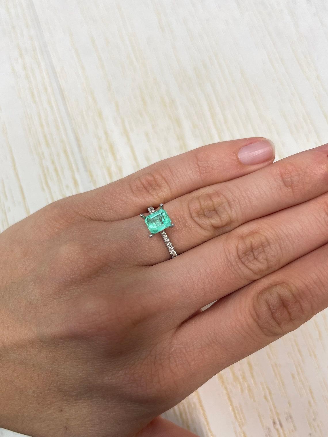 1,59 Carati 7x6 Smeraldo colombiano verde pastello - Gemma di nascita di maggio con taglio smeraldo in vendita 2