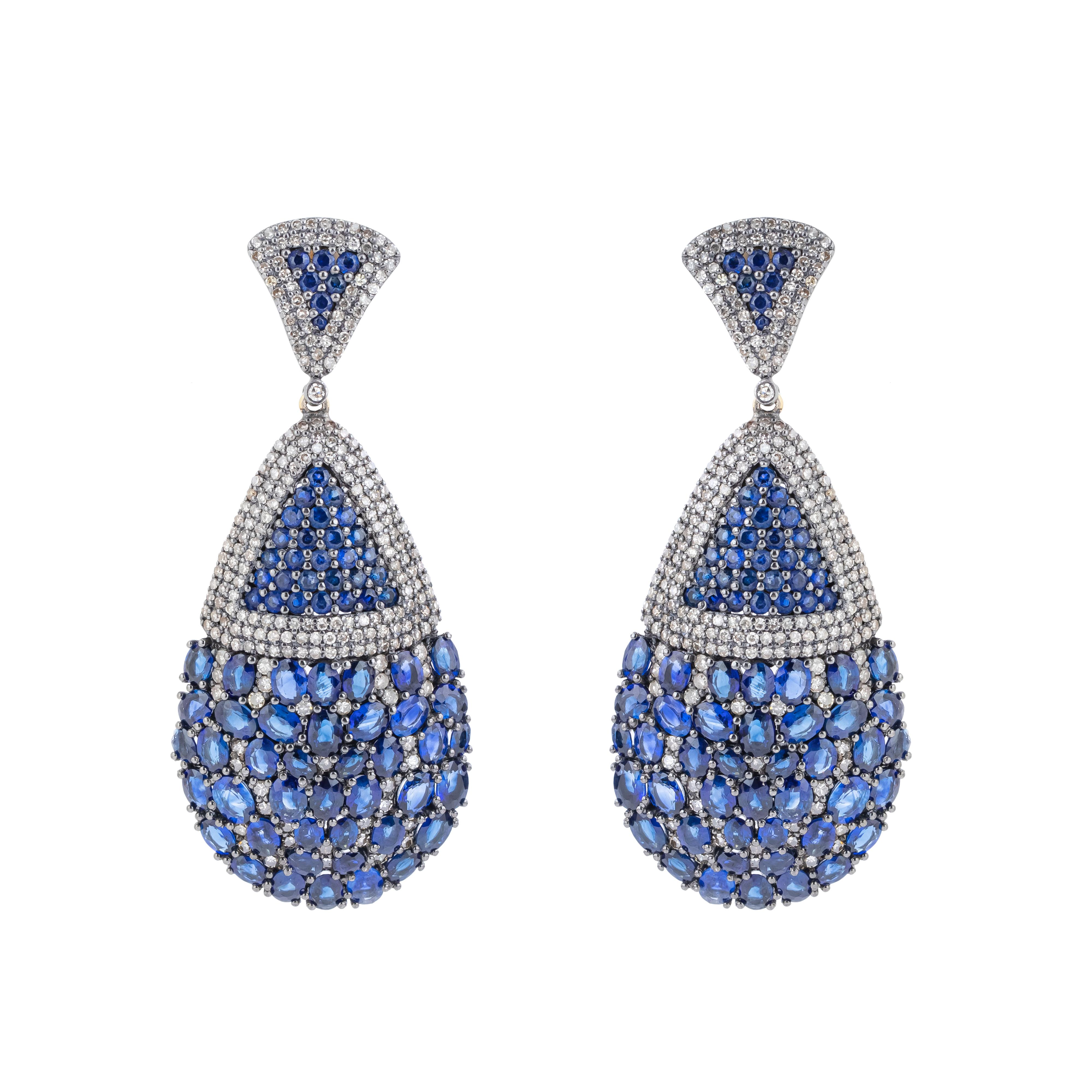 Women's 15.9 Carat Diamond and Sapphire Drop Earrings For Sale