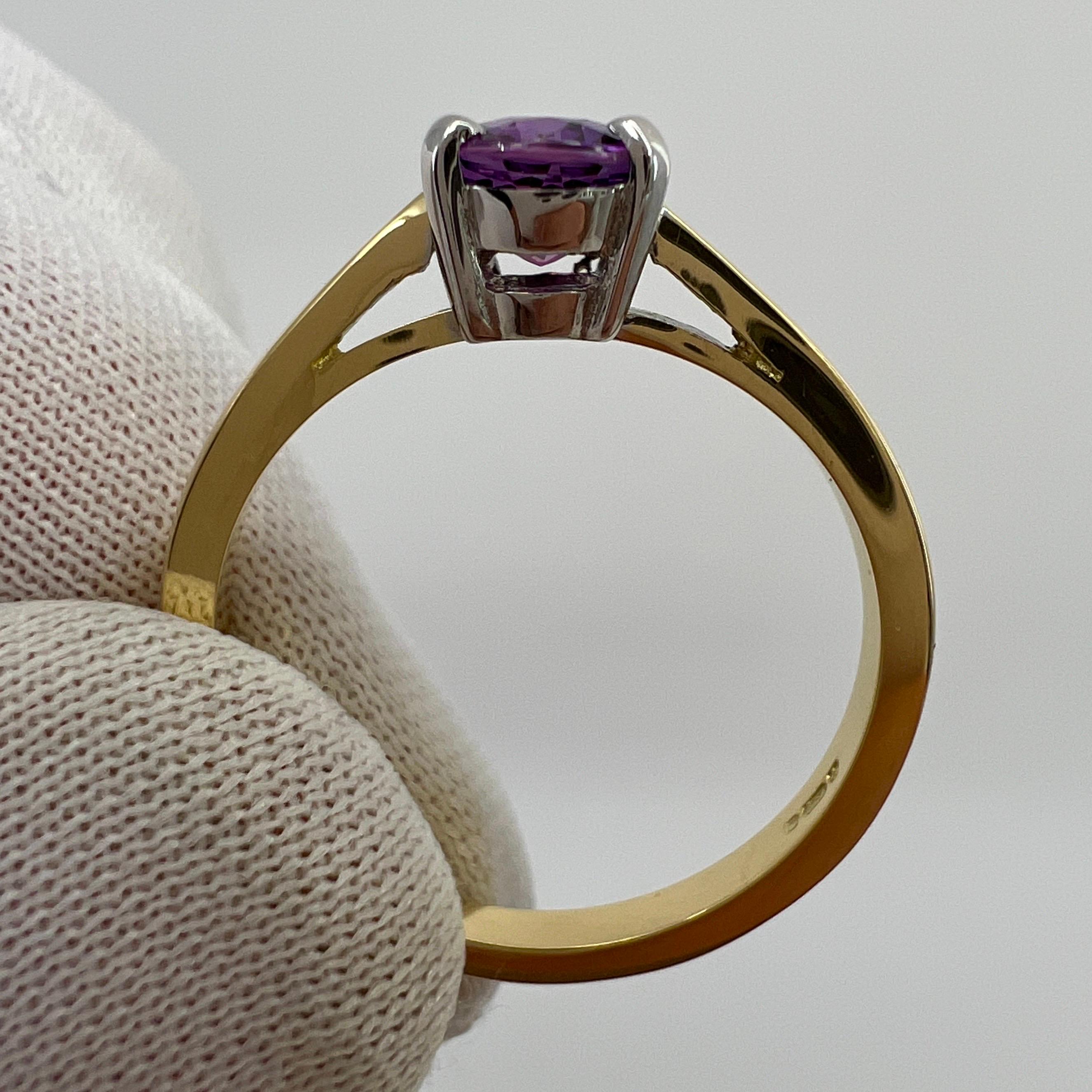 Bague solitaire en or 18 carats avec saphir violet profond naturel de 1,59 carat de taille ovale en vente 2