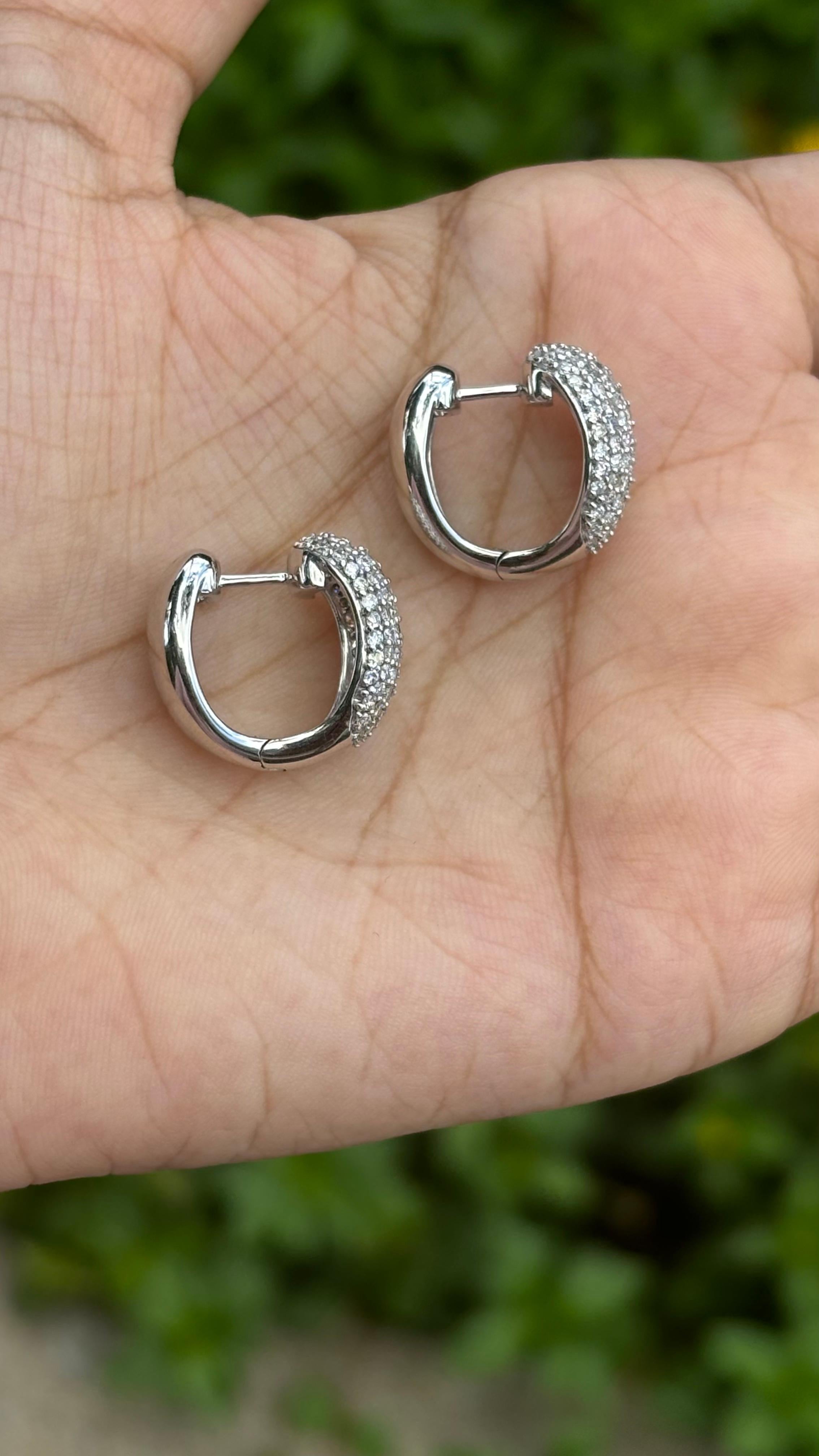 Women's or Men's 1.59 Carat Natural Diamond Hoop Earrings in 18K White Gold For Sale