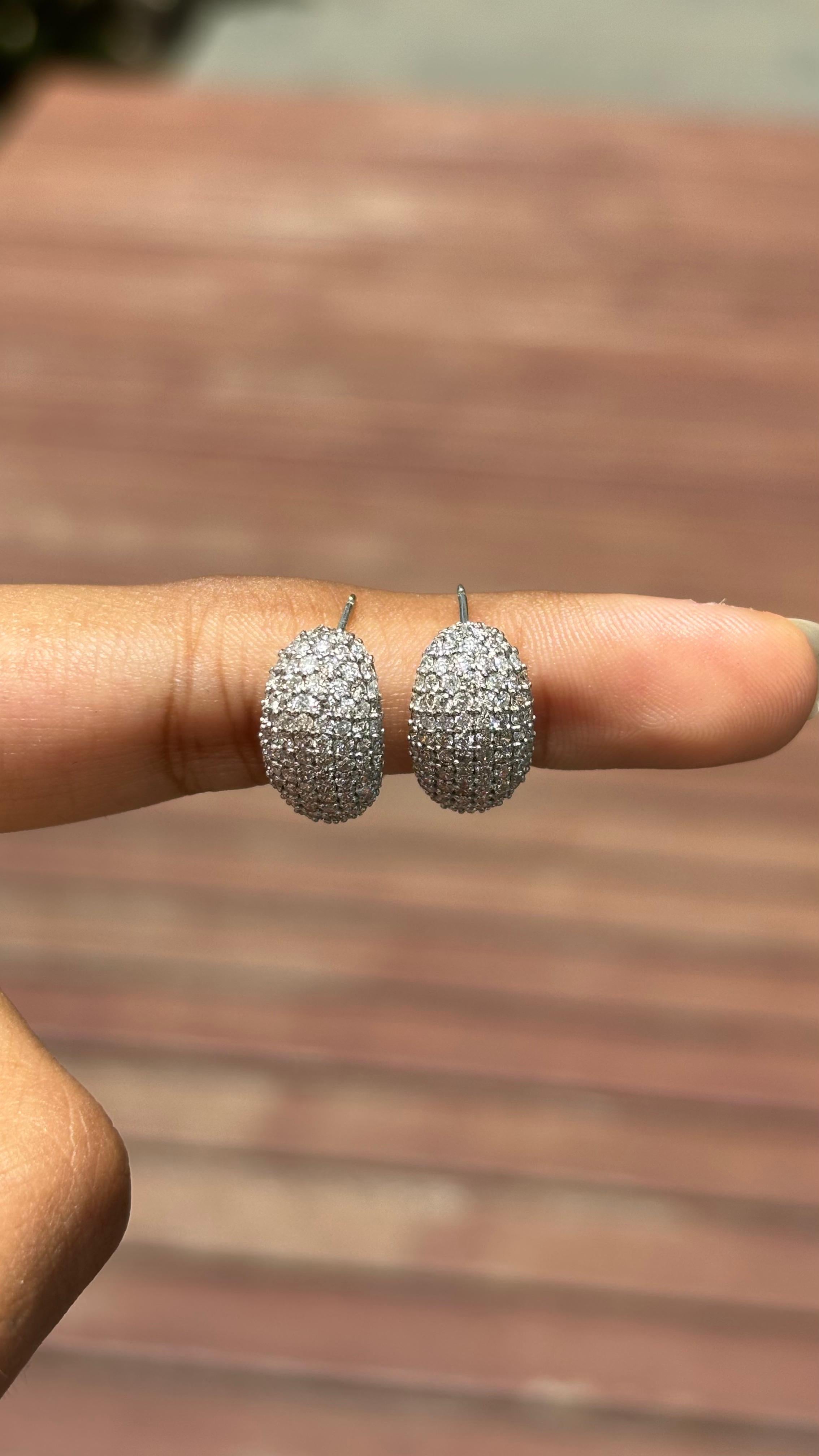 1.59 Carat Natural Diamond Hoop Earrings in 18K White Gold For Sale 2