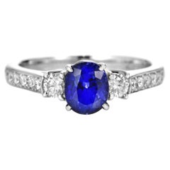 1.59 Karat natürlicher königsblauer Saphir und Diamantring aus Platin