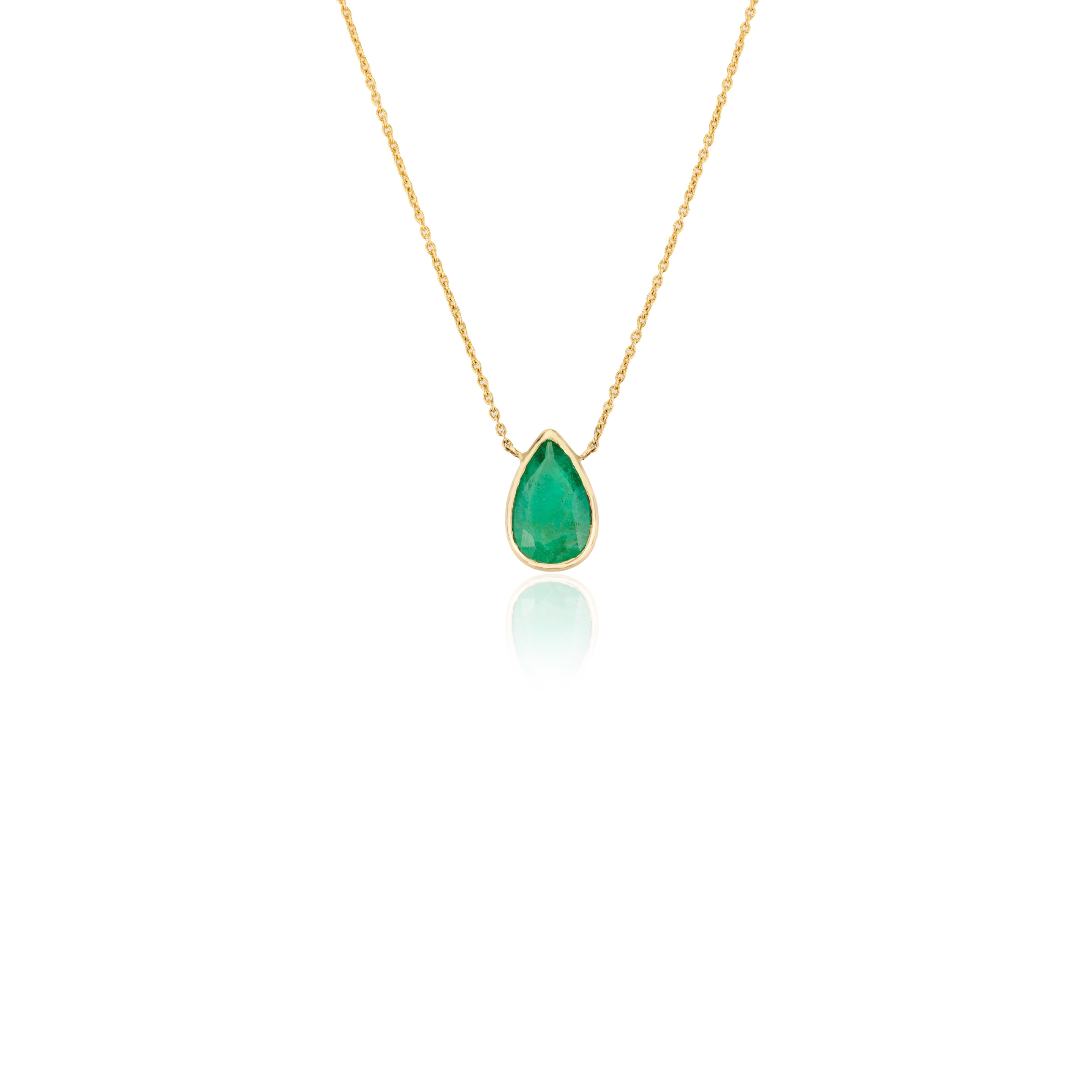 1.59 Carat Pear Cut Emerald Everyday Chain Necklace in 14k Solid Yellow Gold (Collier de chaîne en or jaune massif) en vente 1