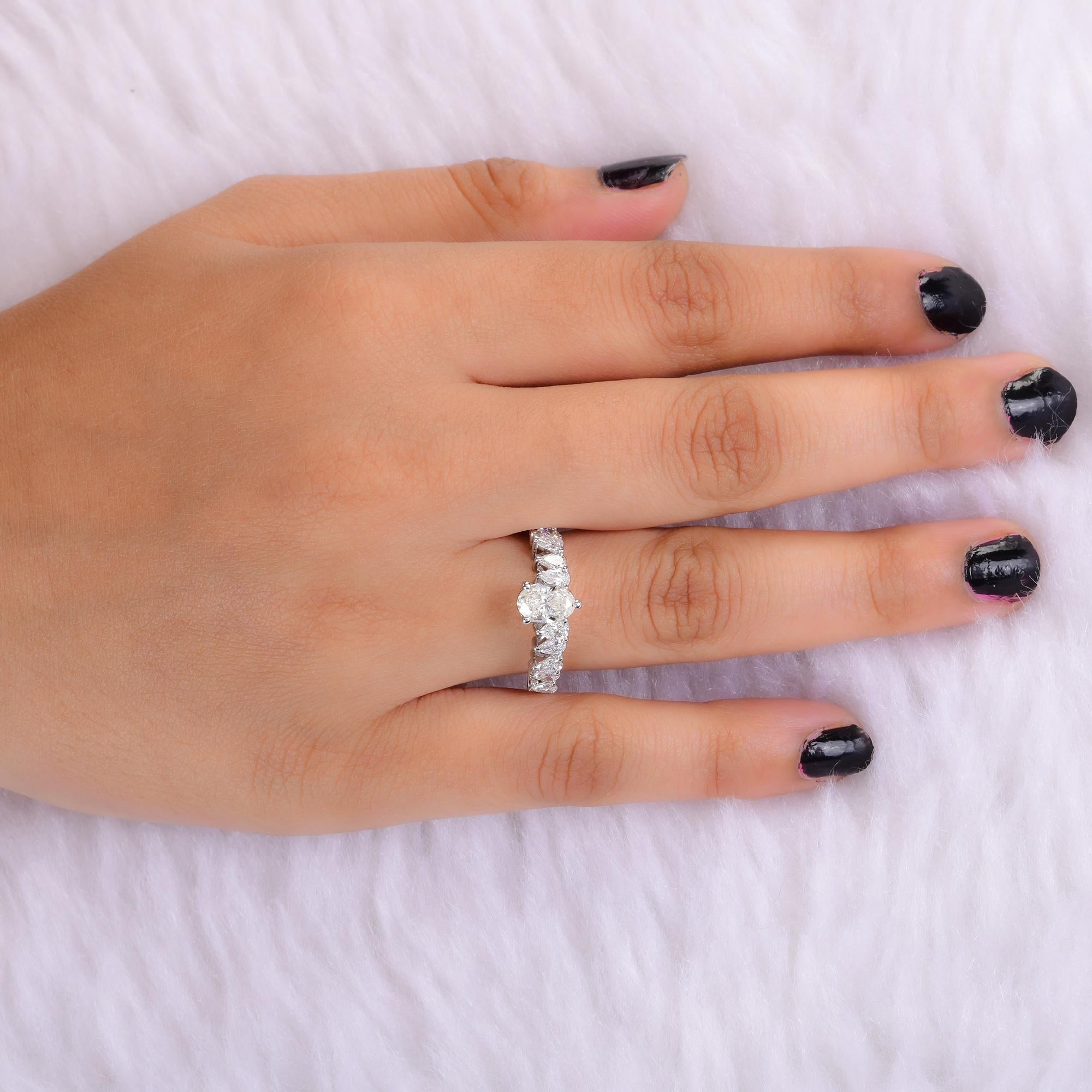 En vente :  1.59 Carat Pear & Oval Diamond Ring 14 Karat White Gold Handmade Fine Jewelry (Bague poire et diamant ovale en or blanc 14 carats) 2