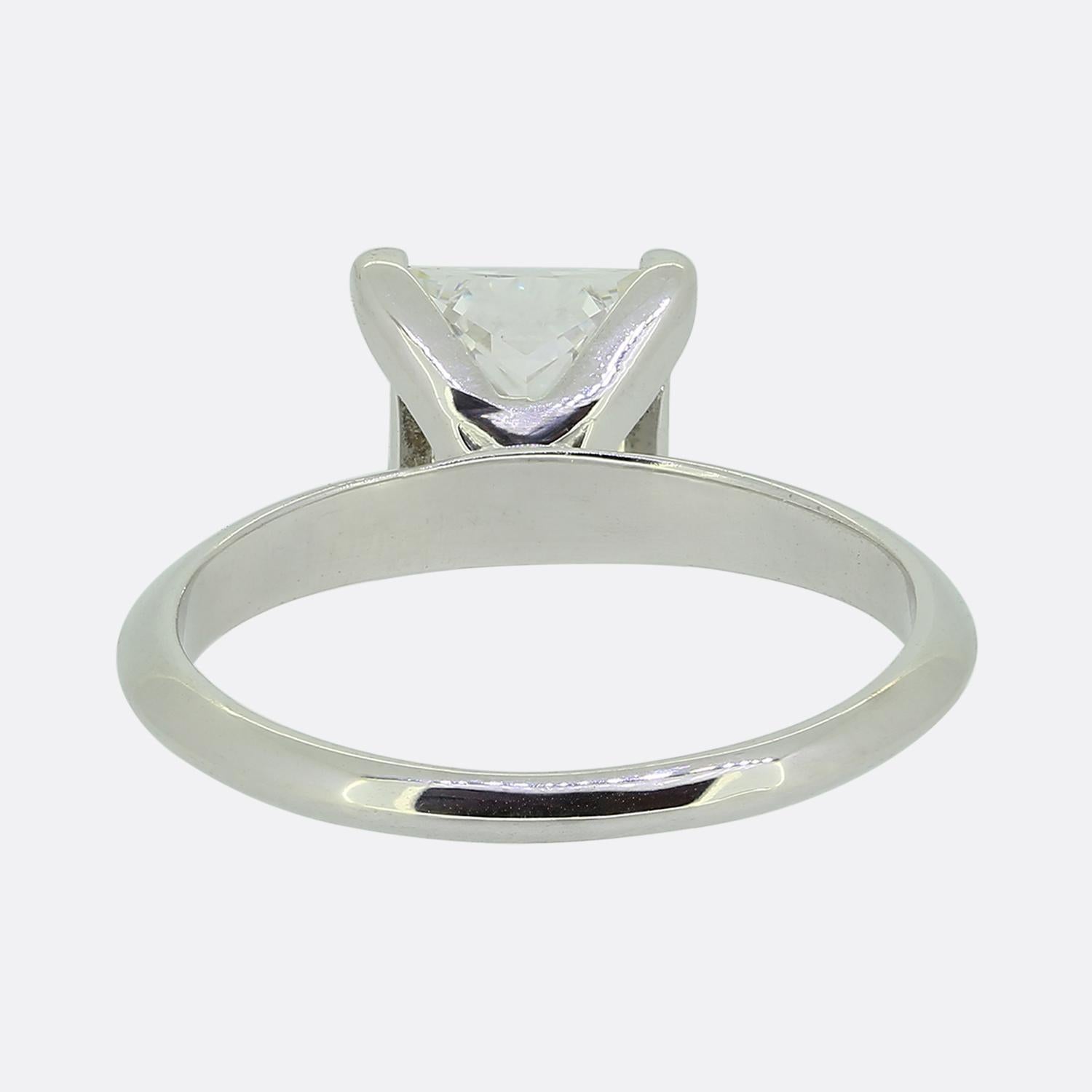 Bague de fiançailles solitaire en diamant taille princesse de 1.59 carat Bon état - En vente à London, GB