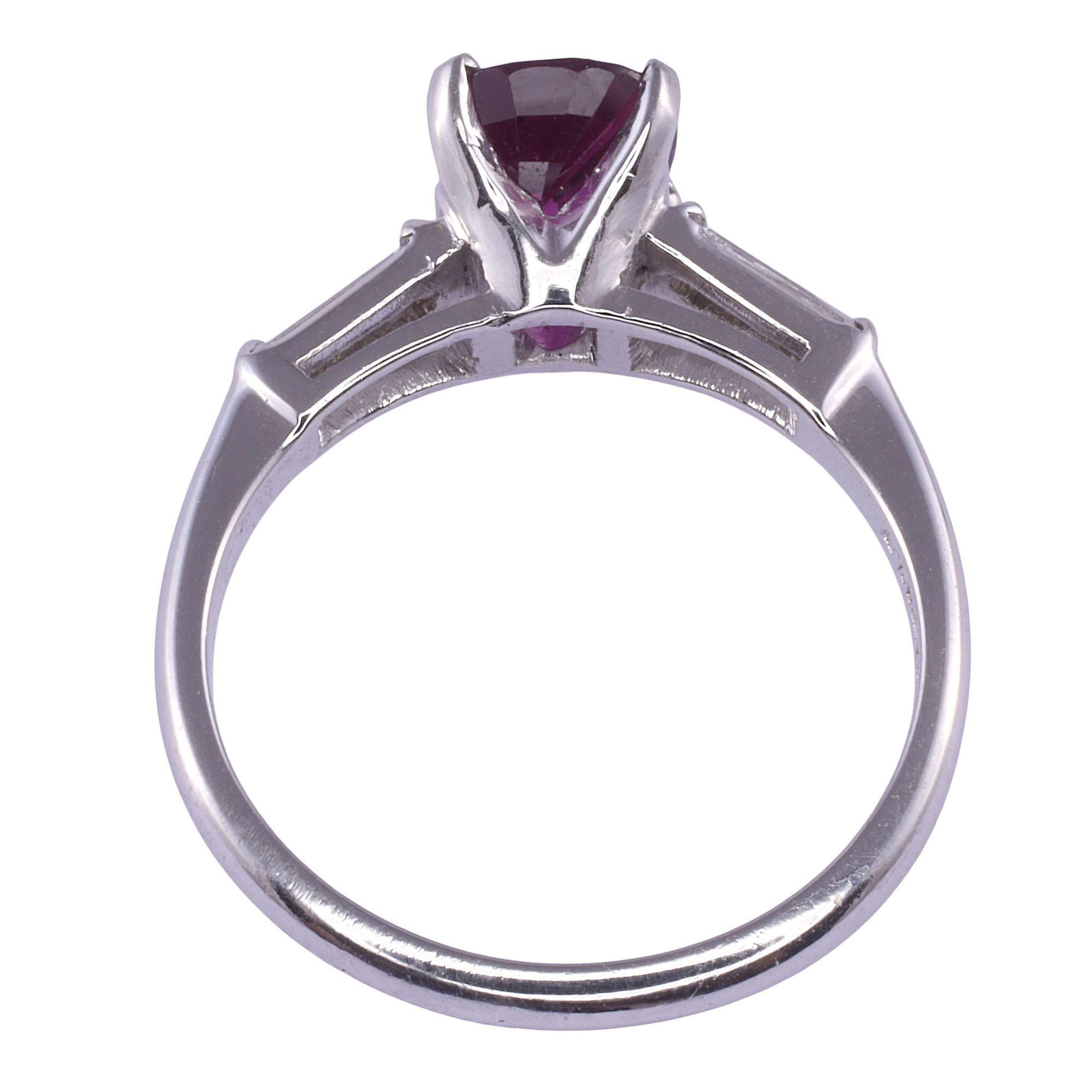 1.59 Carat Ruby Platinum Ring In Good Condition For Sale In Solvang, CA