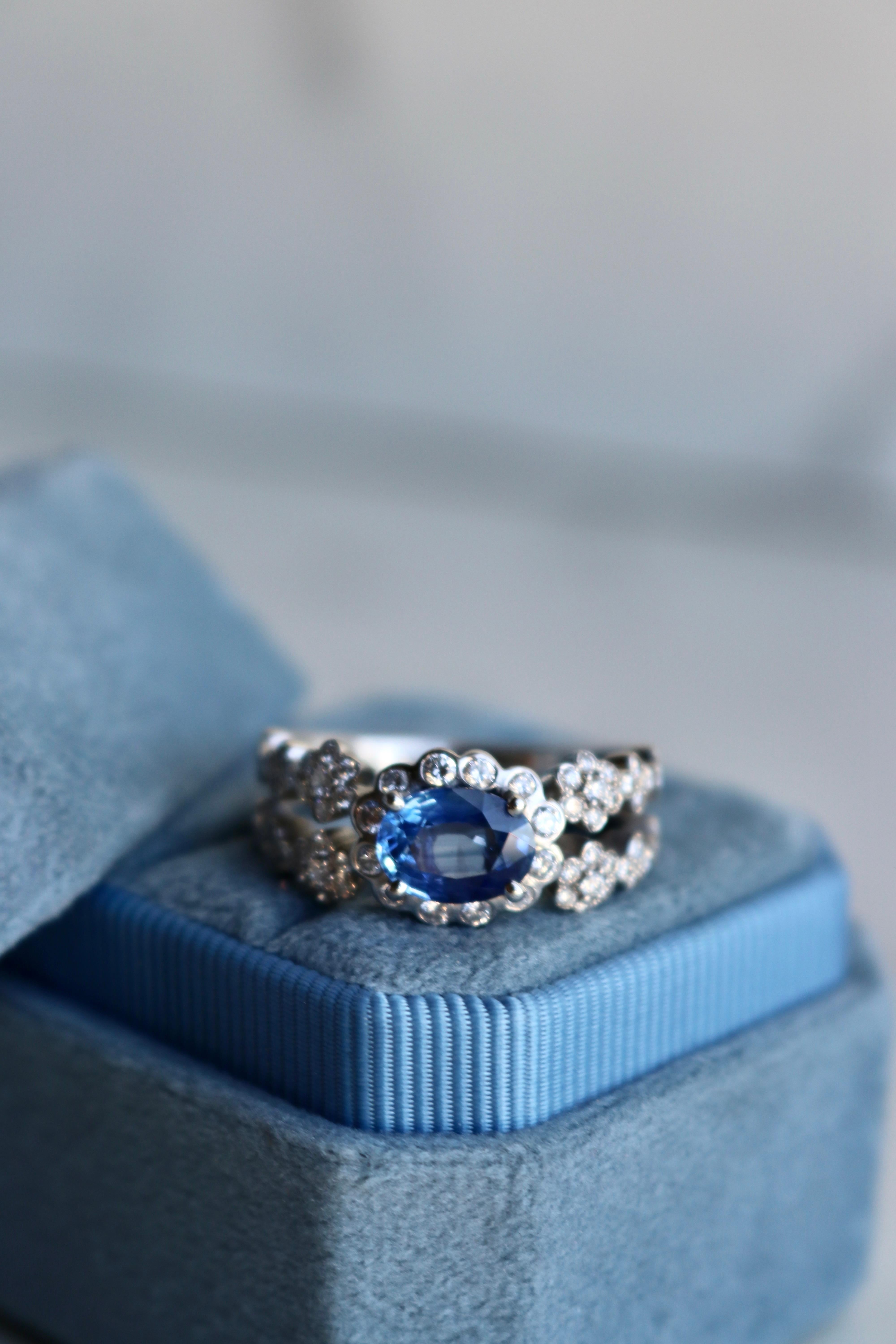 Women's or Men's 1.59 Carat Sapphire and Diamond Platinum Ring For Sale