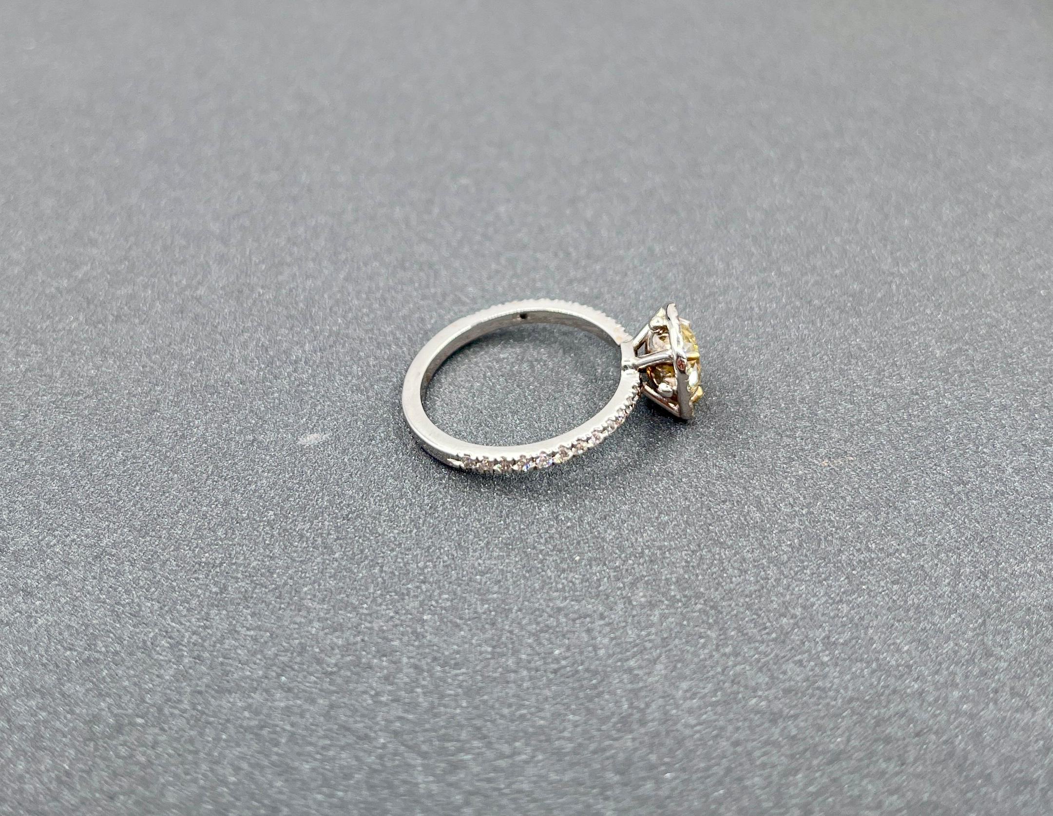 Bague en diamant jaune naturel de 1.59 carat Unisexe en vente