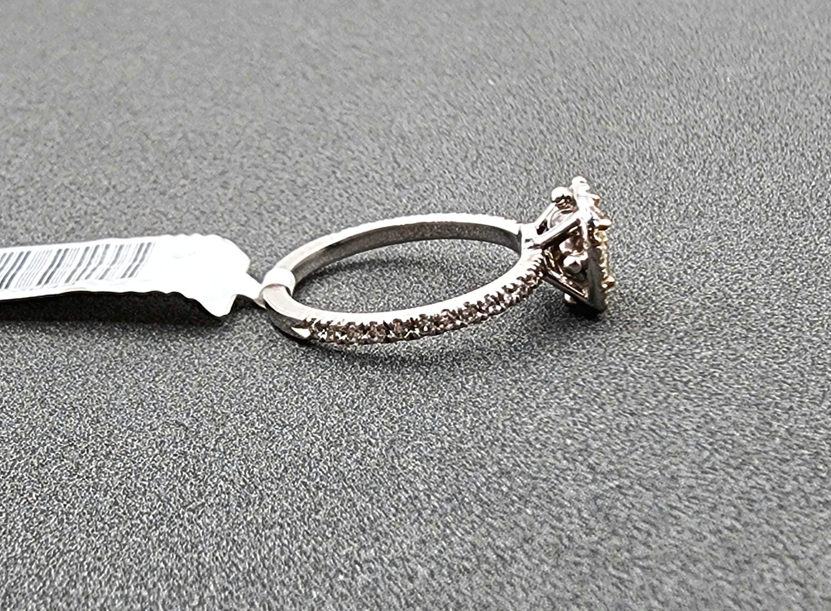Bague en diamant jaune naturel de 1.59 carat en vente 3