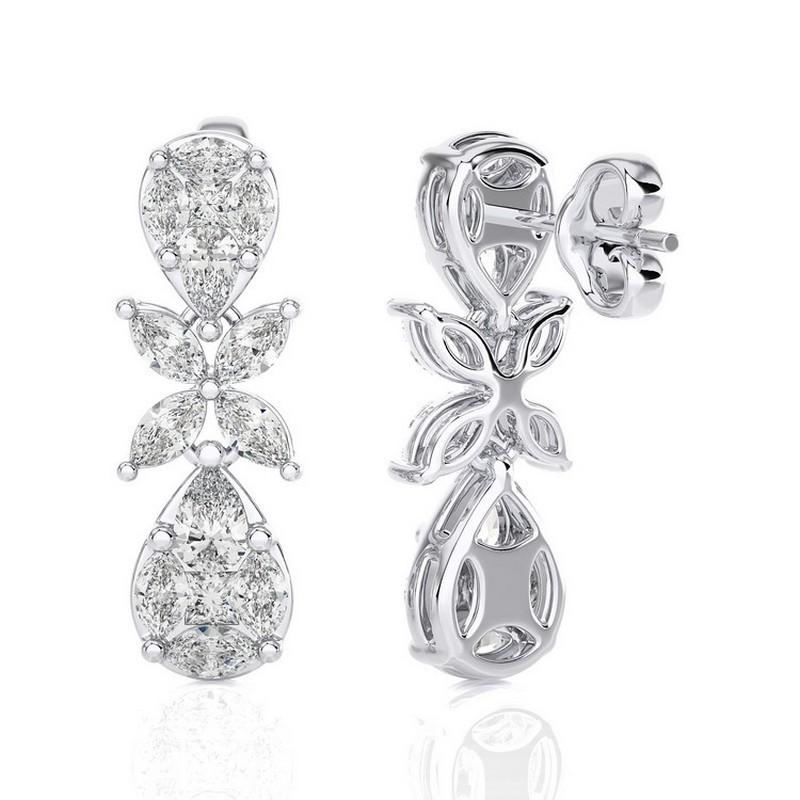 Total Carat Weight:
These dazzling dangling earrings from the Maria Collection feature a total carat weight of 1.59 carats, showcasing the brilliance of meticulously selected diamonds in a stunning teardrop design.

Diamonds:
The earrings are