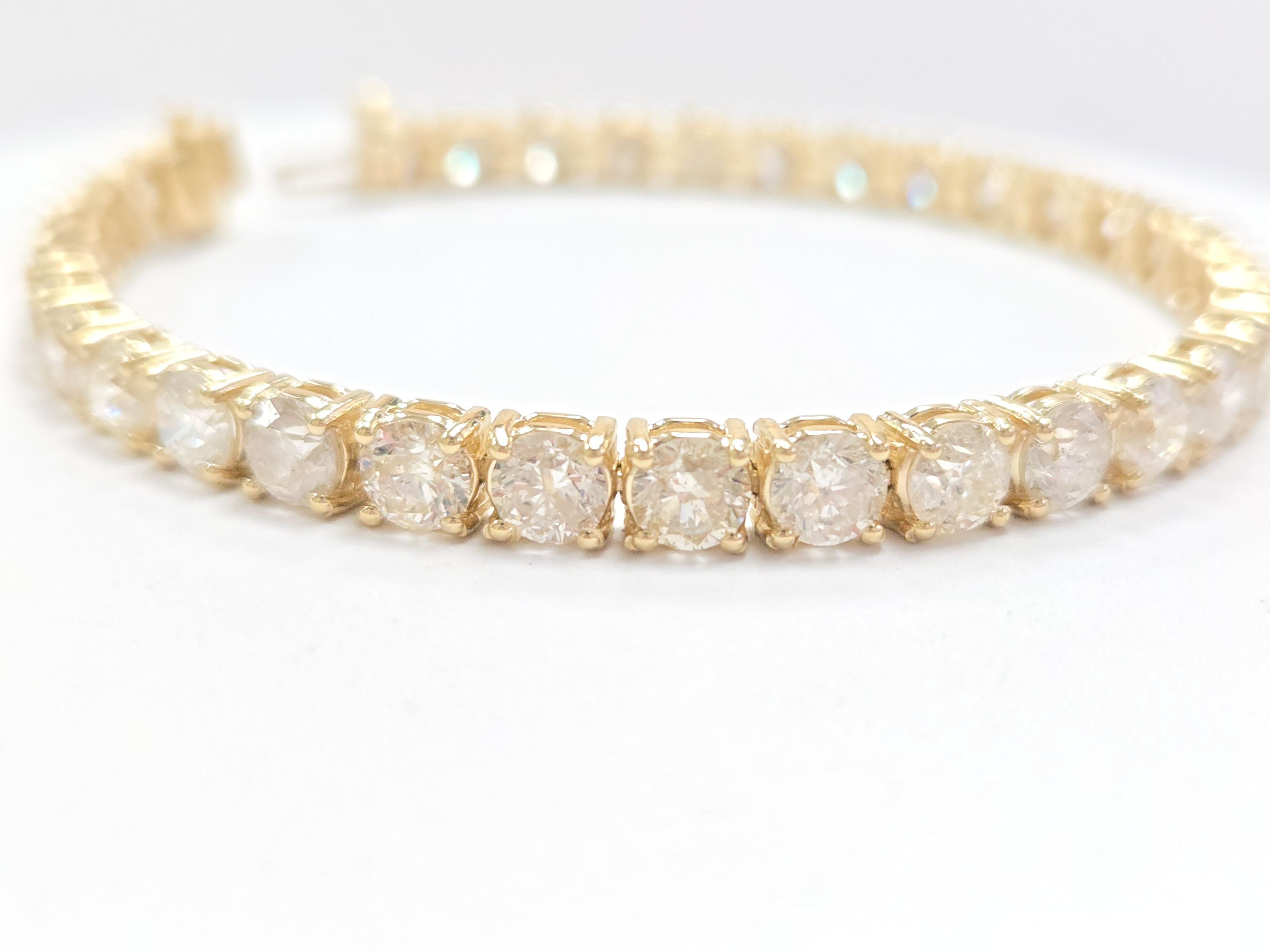 Tennisarmband aus 14 Karat Gelbgold mit 15,90 Karat natürlichen Diamanten (Brillantschliff) im Angebot