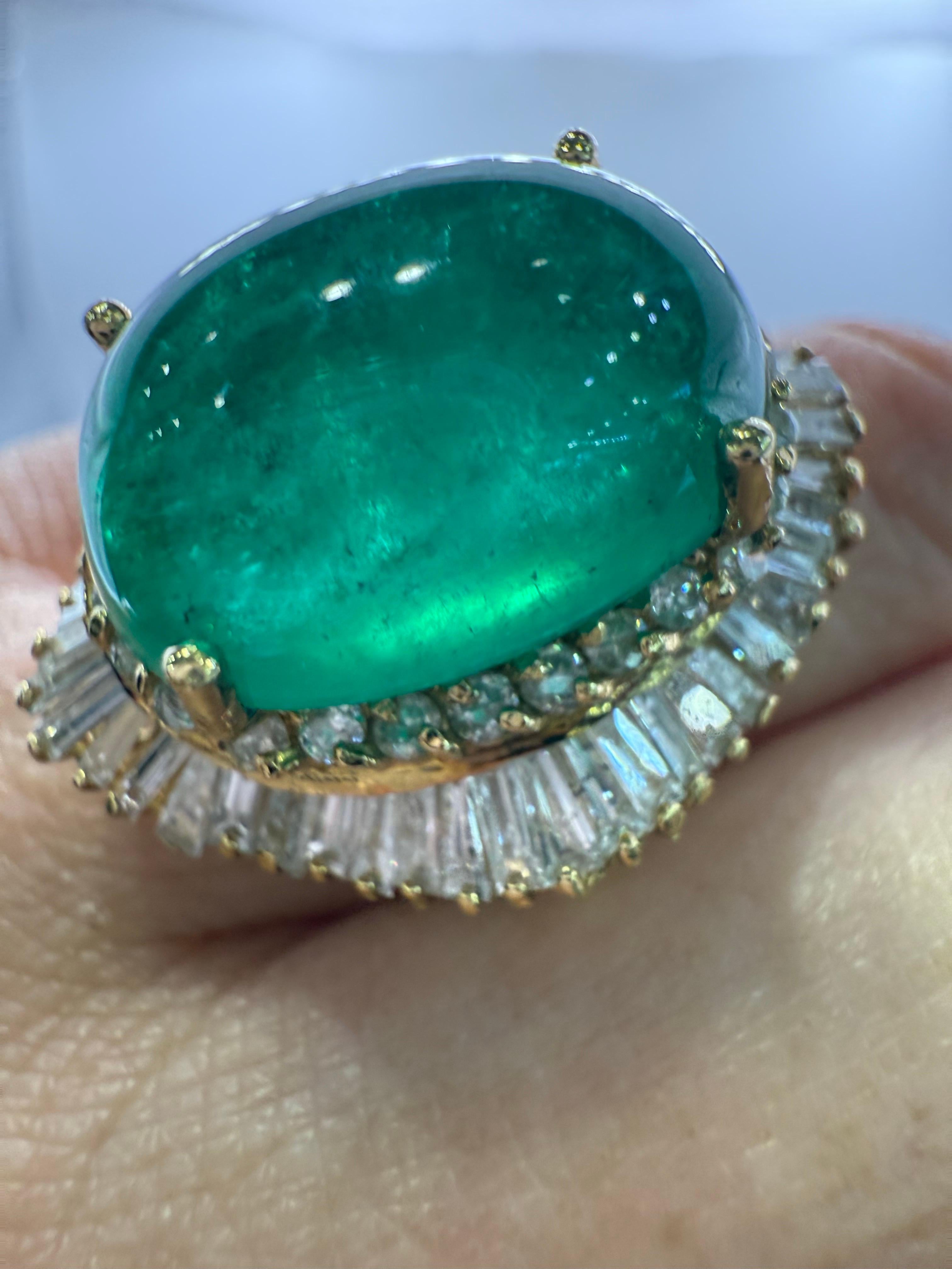 15,91ct GIA kolumbianischen Cabochon Smaragd Diamant Ring 18KT Gold 16gr (Ovalschliff) im Angebot