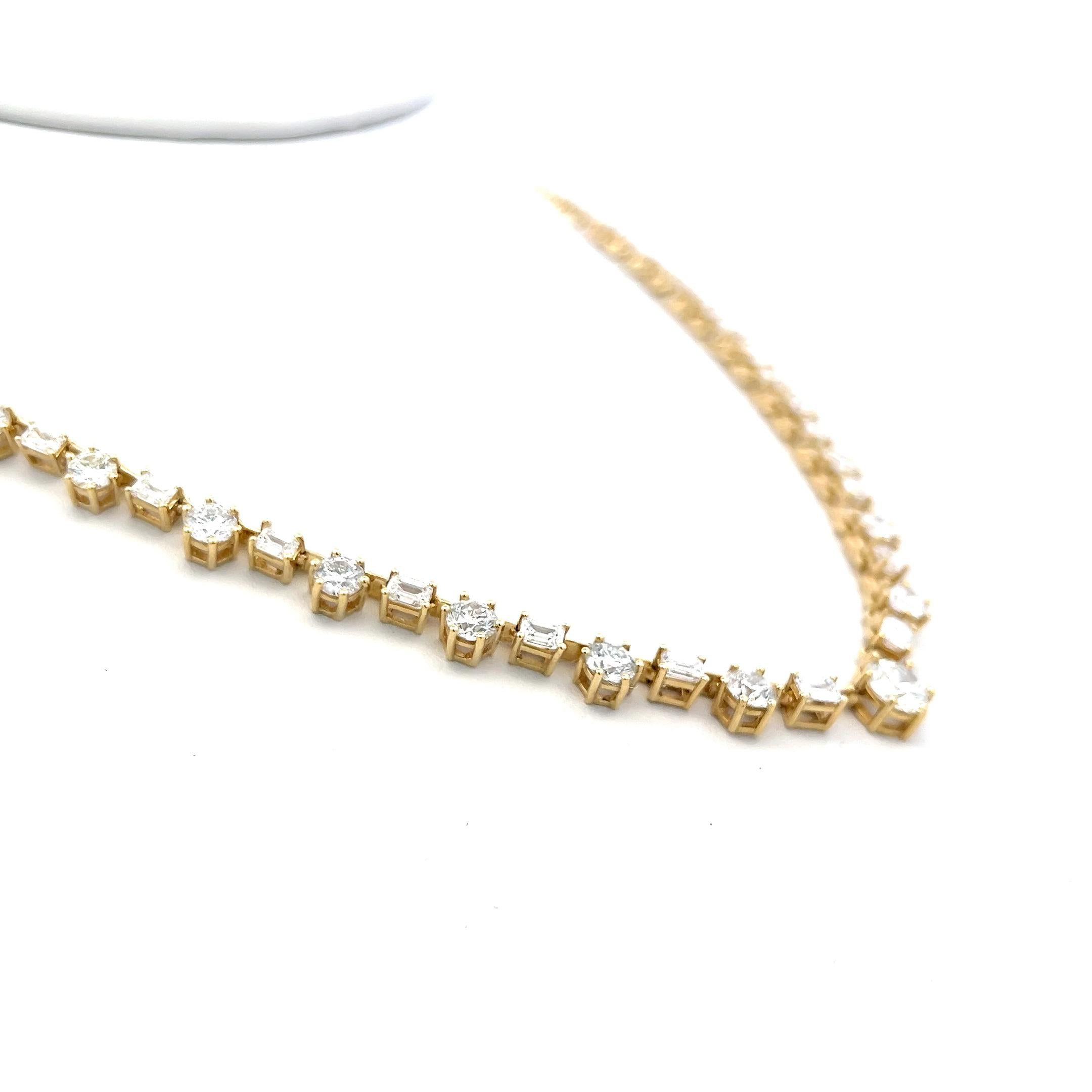 Taille ronde 15.92 Carat and Round Brilliant Diamond 18 Karat Yellow Gold Link Necklace