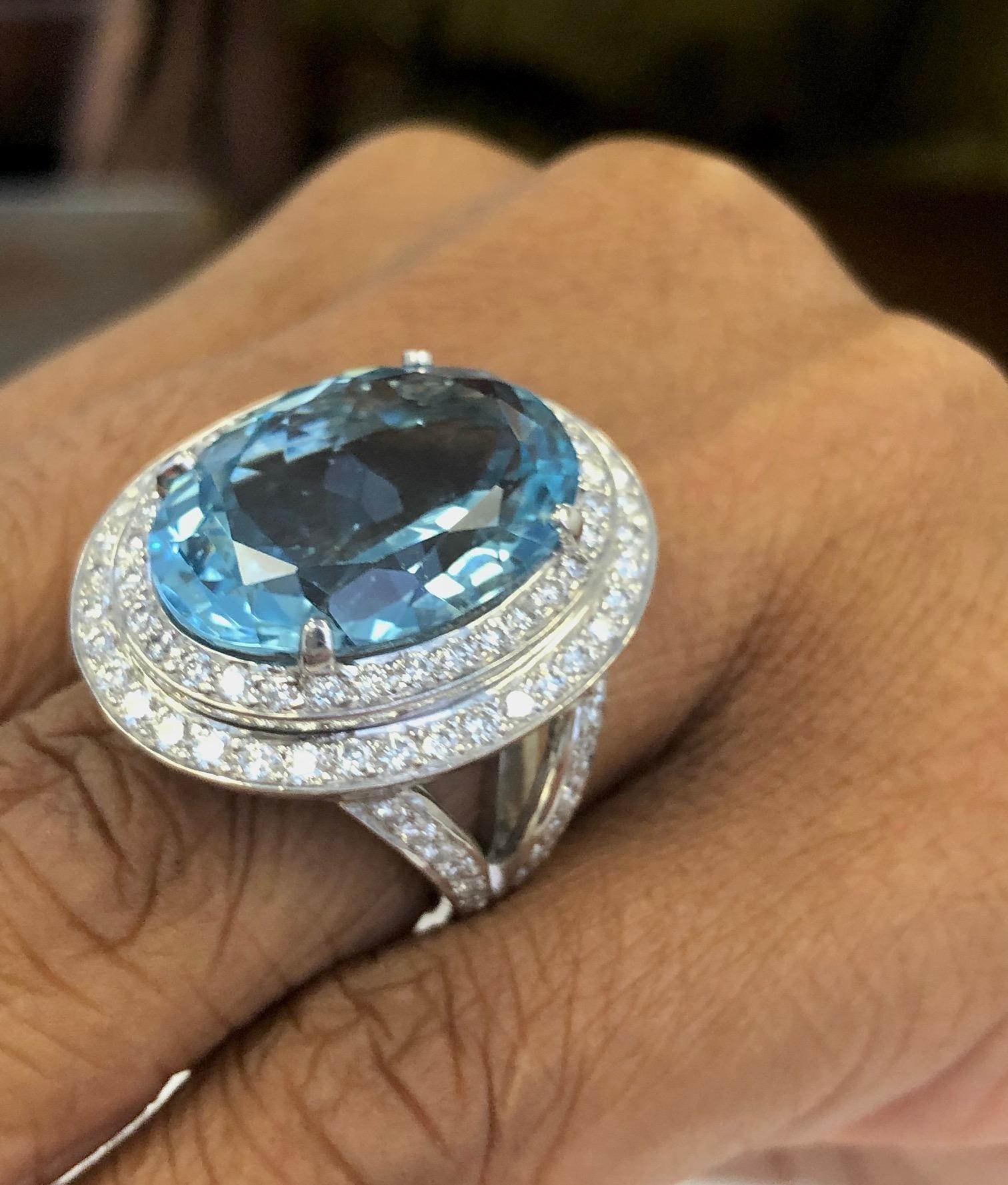 Contemporary 15.95 Carat Aqua Marine and Diamond Ring For Sale