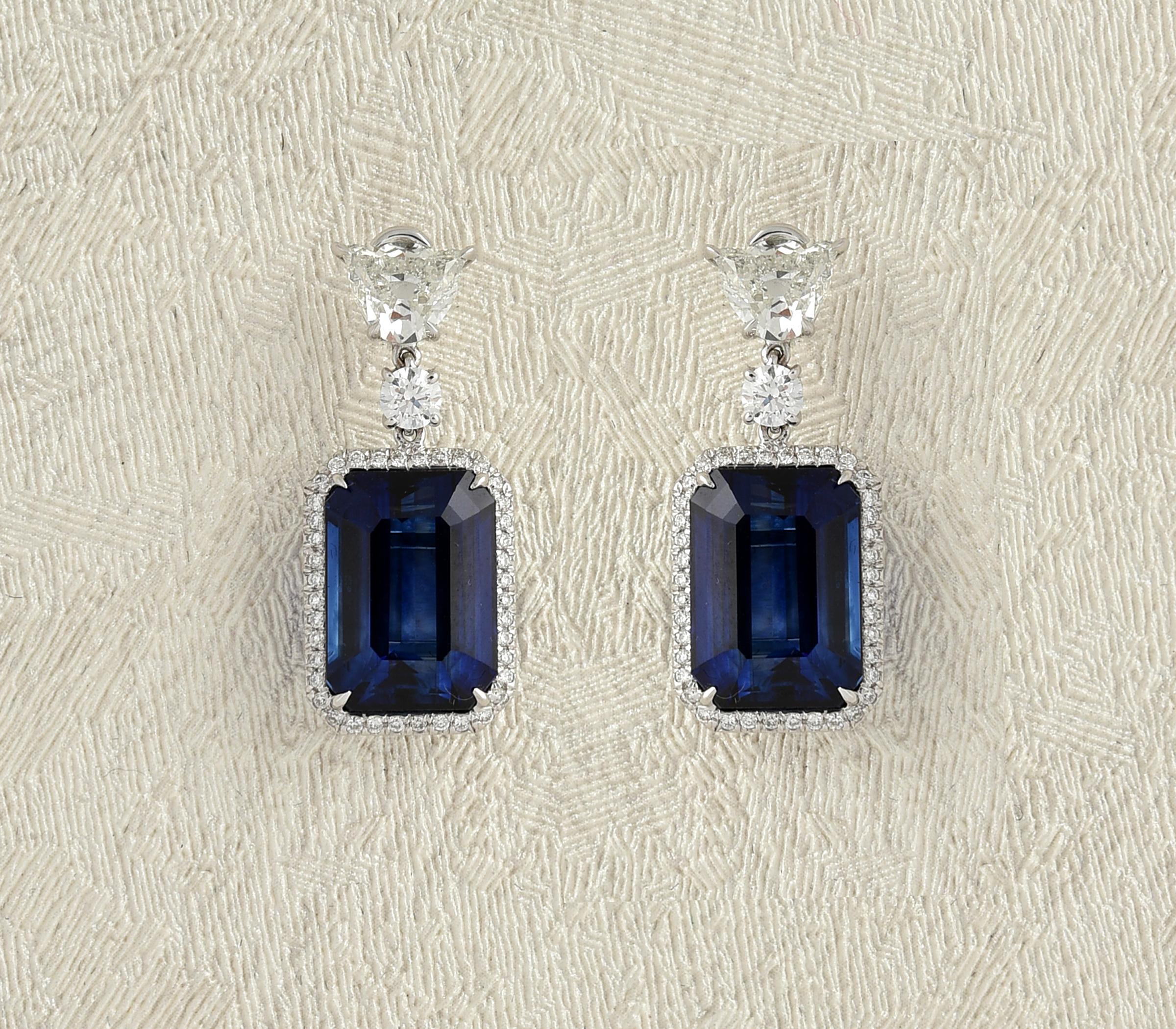 Laviere 15.97 Carat Blue Sapphire and Diamond Earrings In New Condition For Sale In Dubai, Dubai