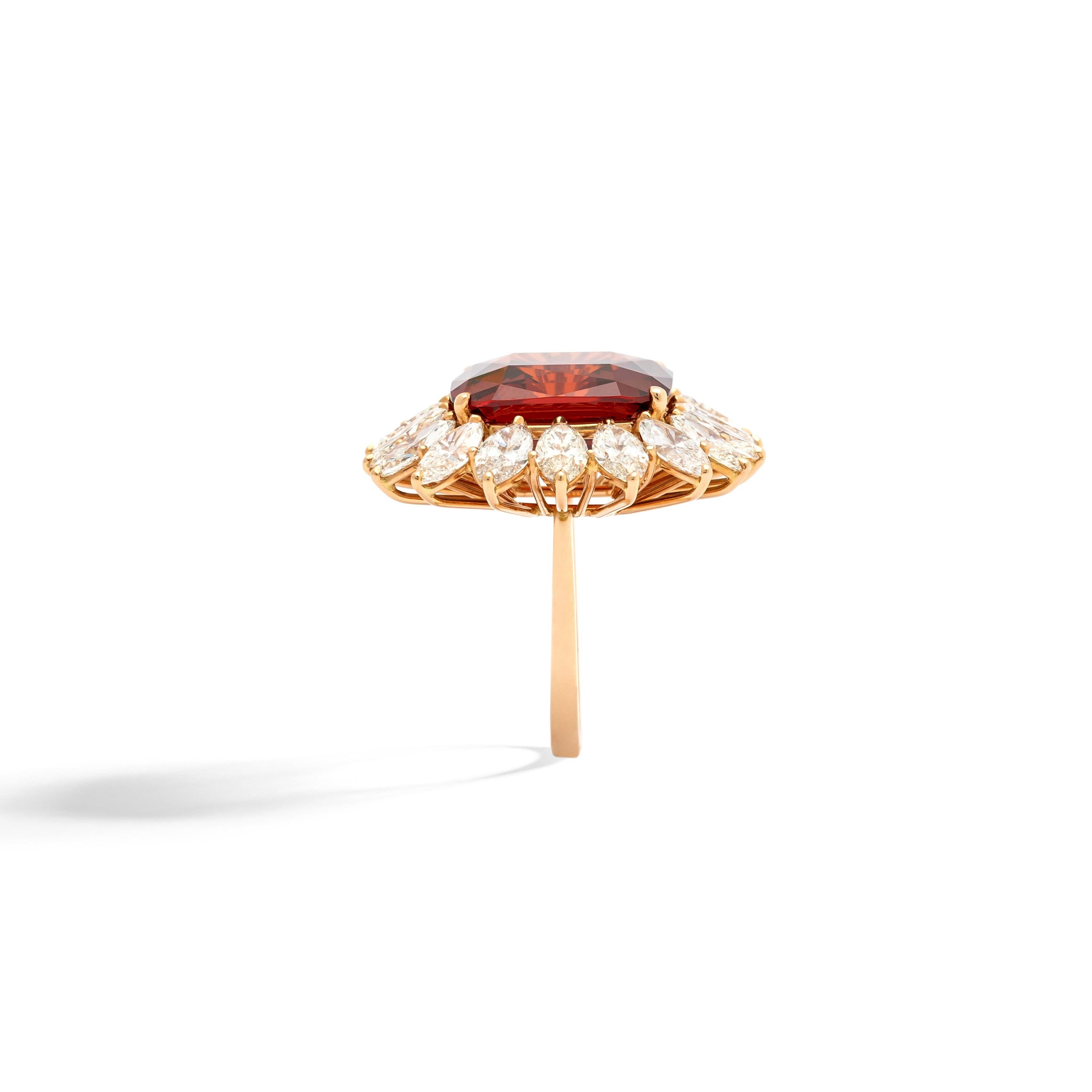 Contemporary 15.98 Carat Garnet Diamond Pink Gold Ring For Sale