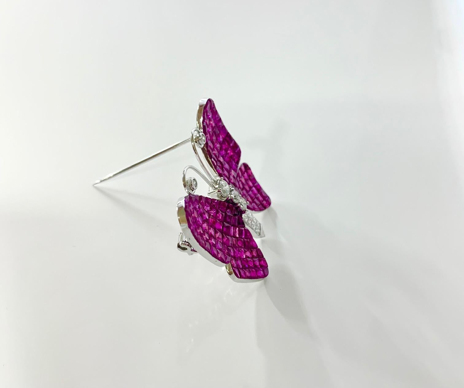 Contemporary 15.99 Carat Invisible Set Ruby and Diamond Brooch For Sale
