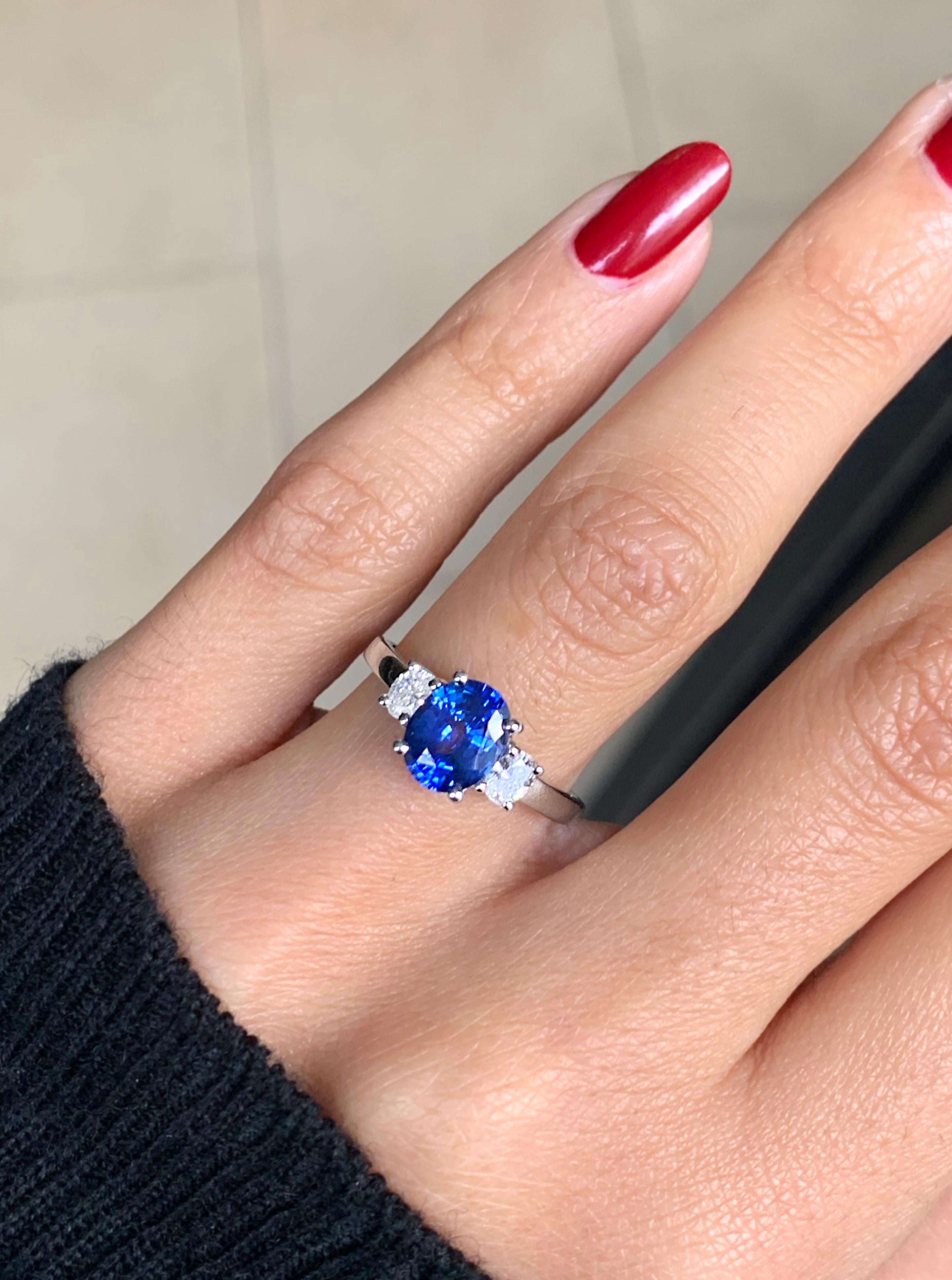 1.59 Carat Sapphire and Diamond 18 Carat White Gold Engagement Ring In New Condition In London, GB