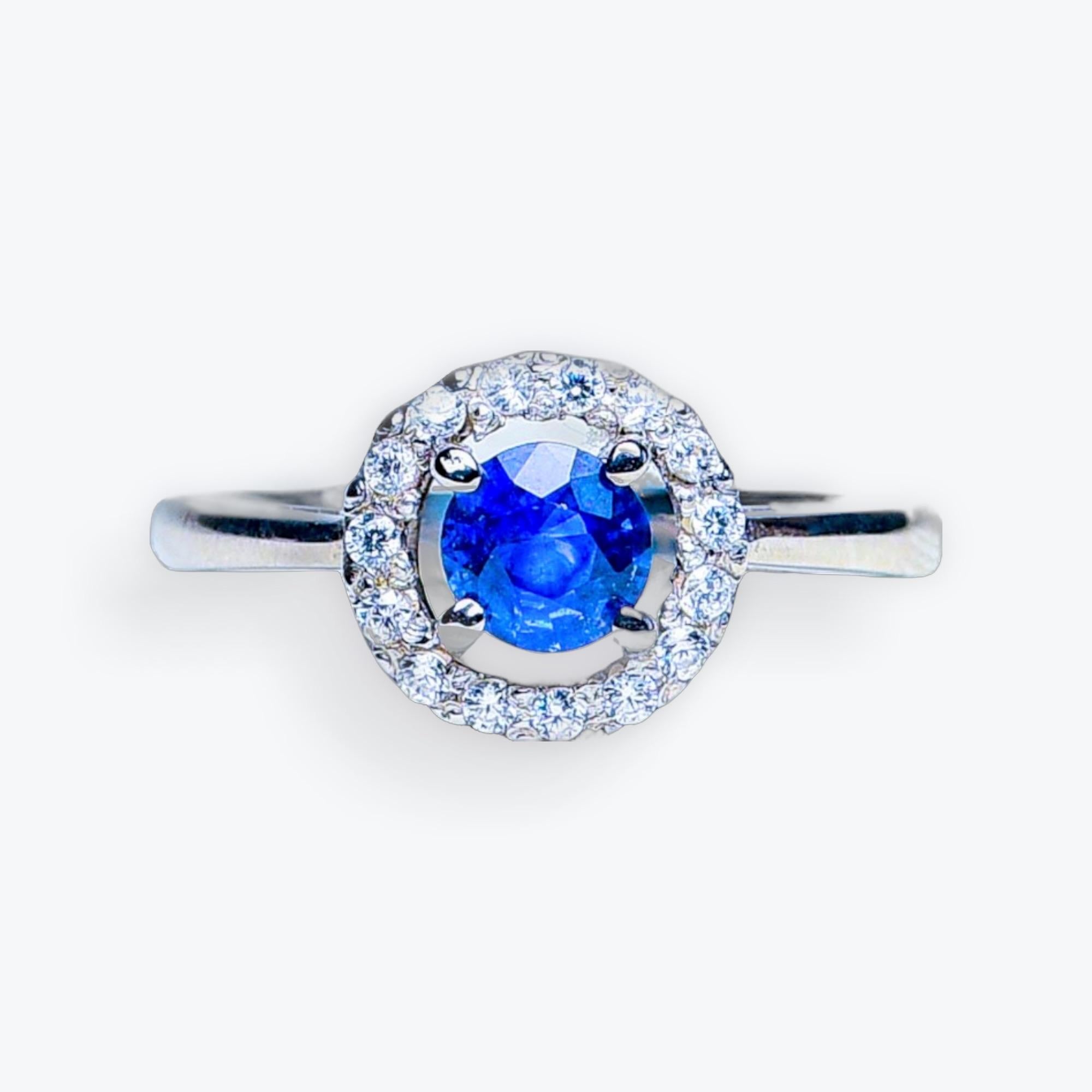 Women's 1.5ct Blue Sapphire Floating Halo Engagement Ring For Sale
