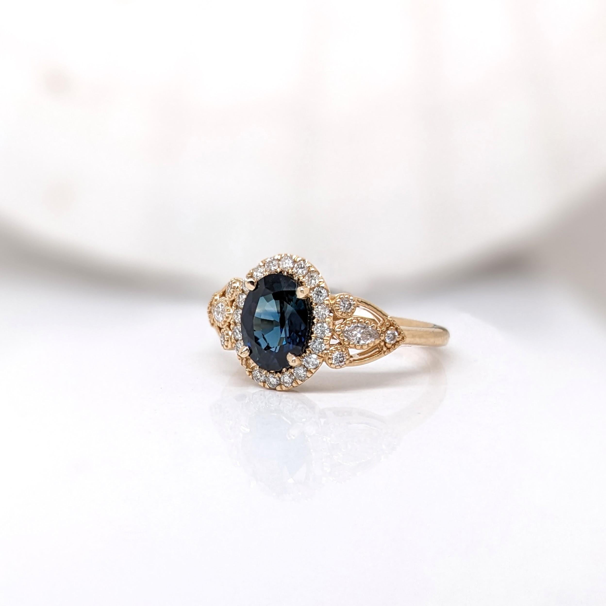Bague ovale de 8 x 6 mm en or massif 14 carats avec saphir bleu 1,5 carat et diamants extraits de la terre Pour femmes en vente
