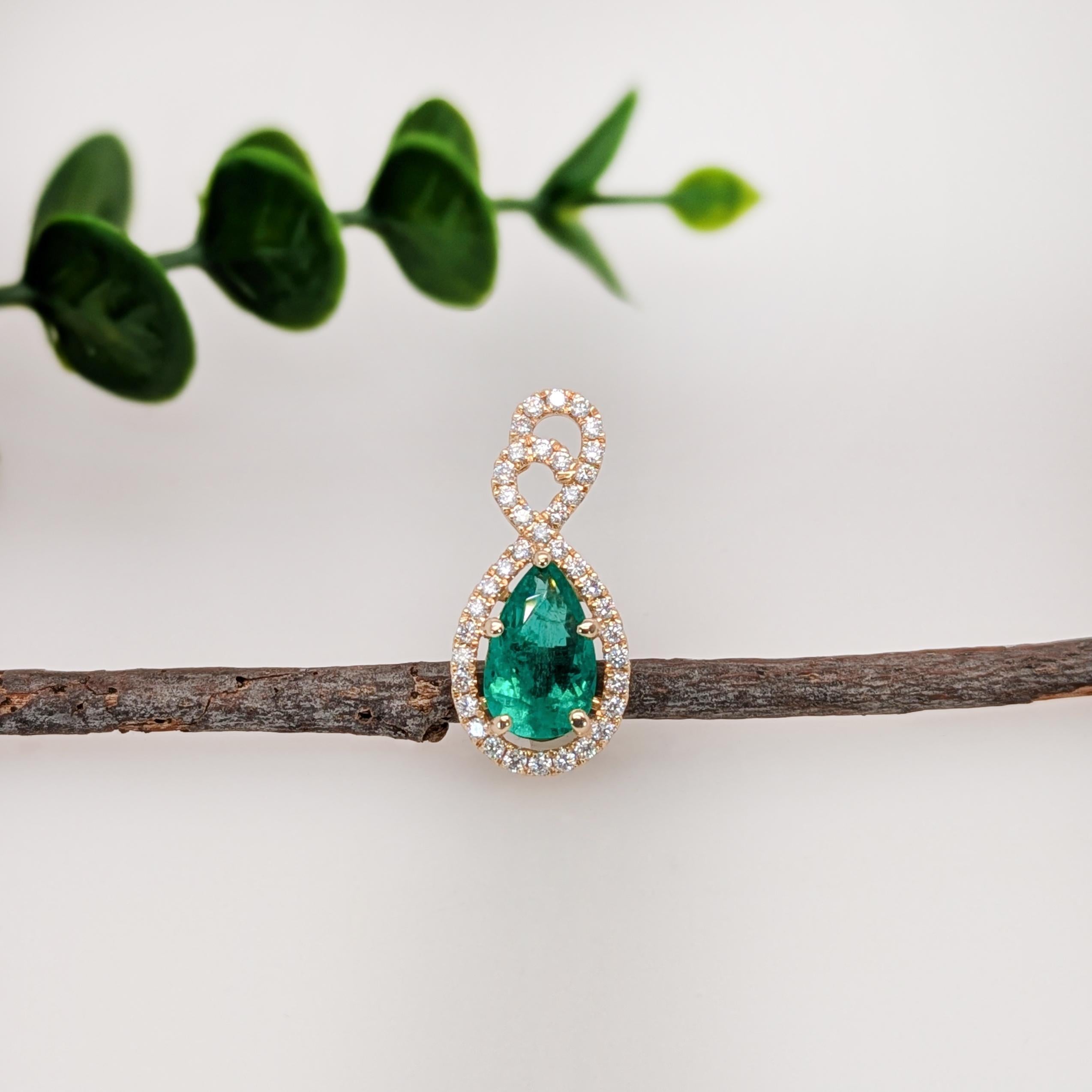Simplicity meets elegance with our oval-shaped Colombian Emerald Pendant. Crafted with Earth Mined Diamonds and set in Solid 14K Gold, our Gorgeous Pendant is the perfect accessory for celebrating May birthdays or adding a touch of luxury to any