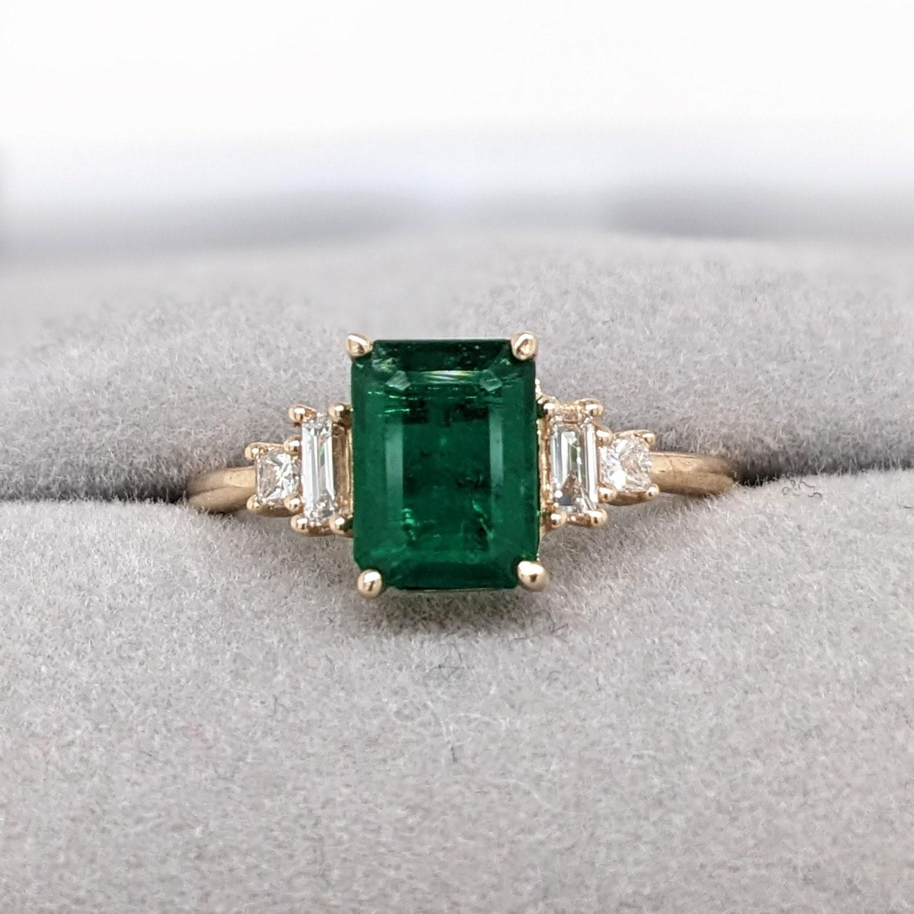 1.5ct Emerald Ring w Earth Mined Diamonds in Solid 14K Yellow Gold EM 8x6mm For Sale 1