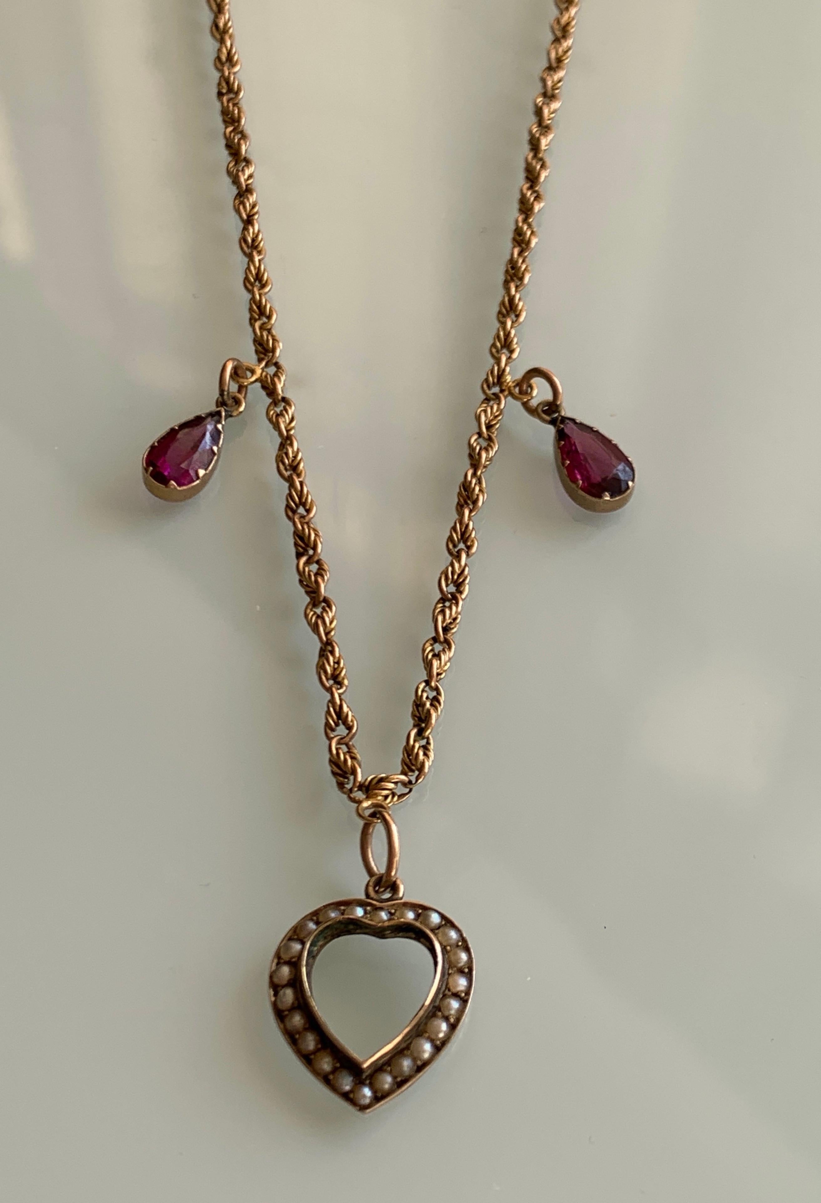 Début de l'époque victorienne Collier ancien en or 15 carats avec pendentifs en forme de cœur et améthyste de 9 carats en vente