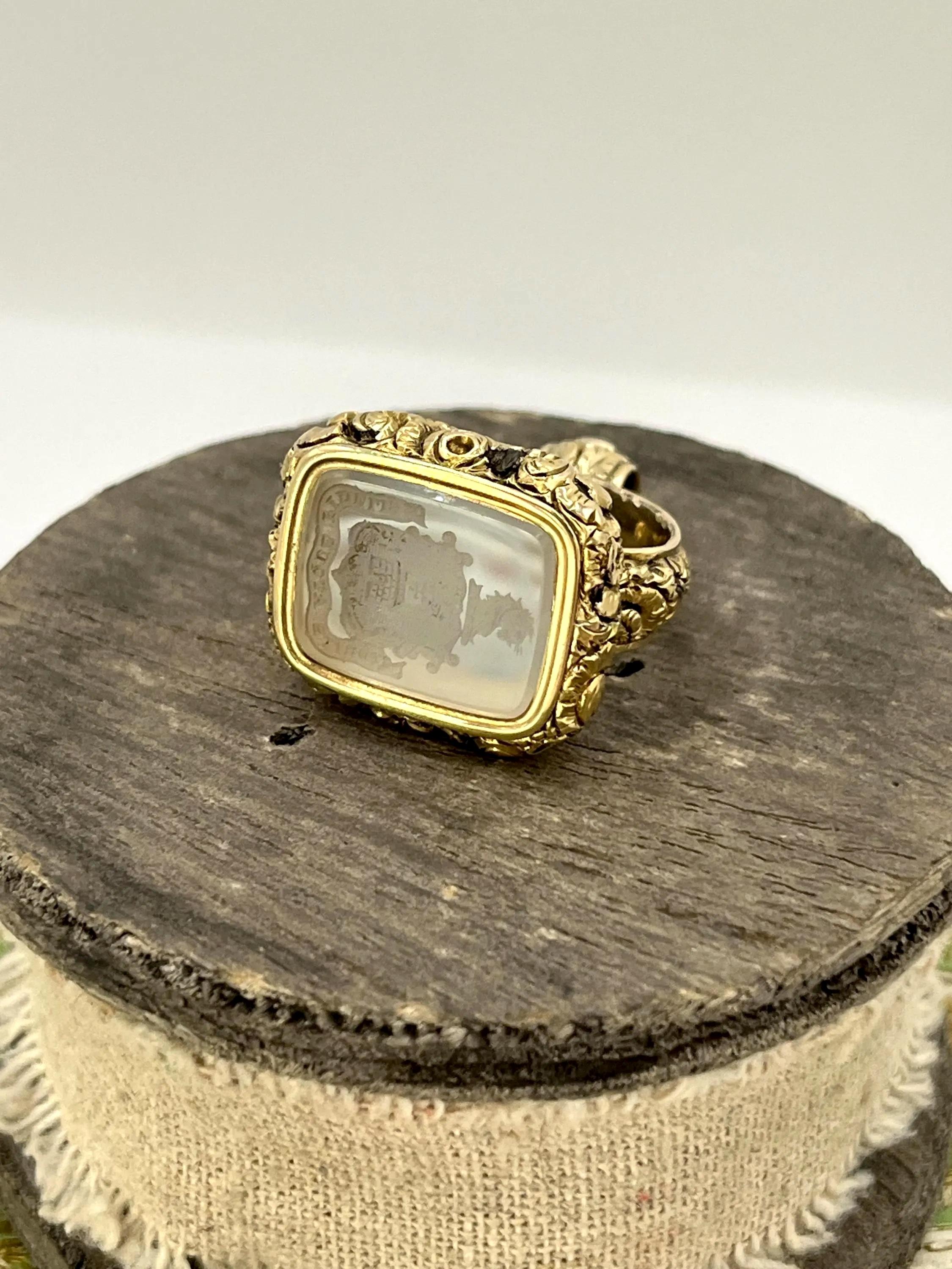 15ct Gold Cased, Victorian Engraved Chalcedony Seal Fob Pendant, Circa 1880 For Sale 4