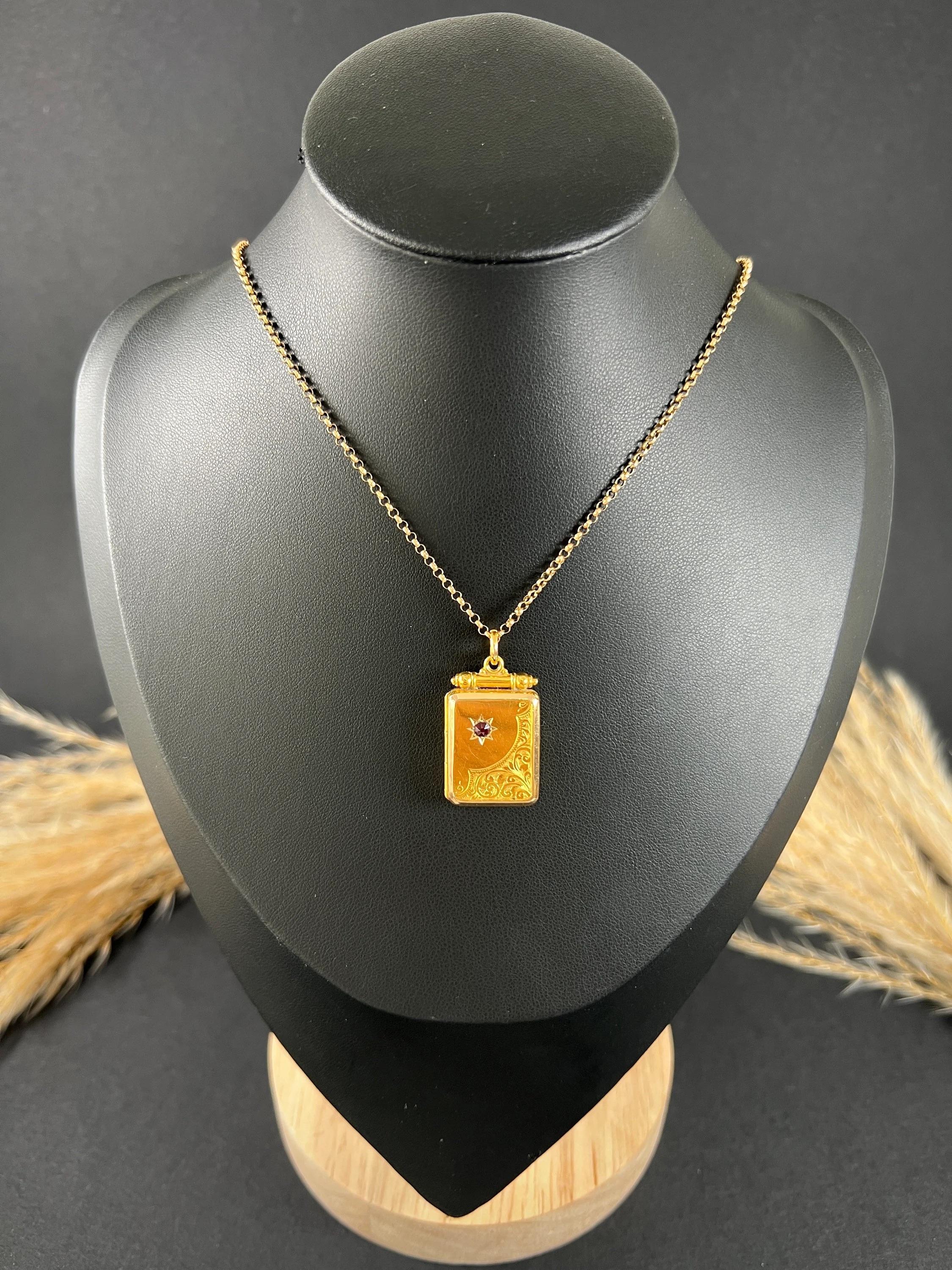 15ct Gold Chester Hallmarked 1908 Edwardian Garnet Star Rectangular Locket 3