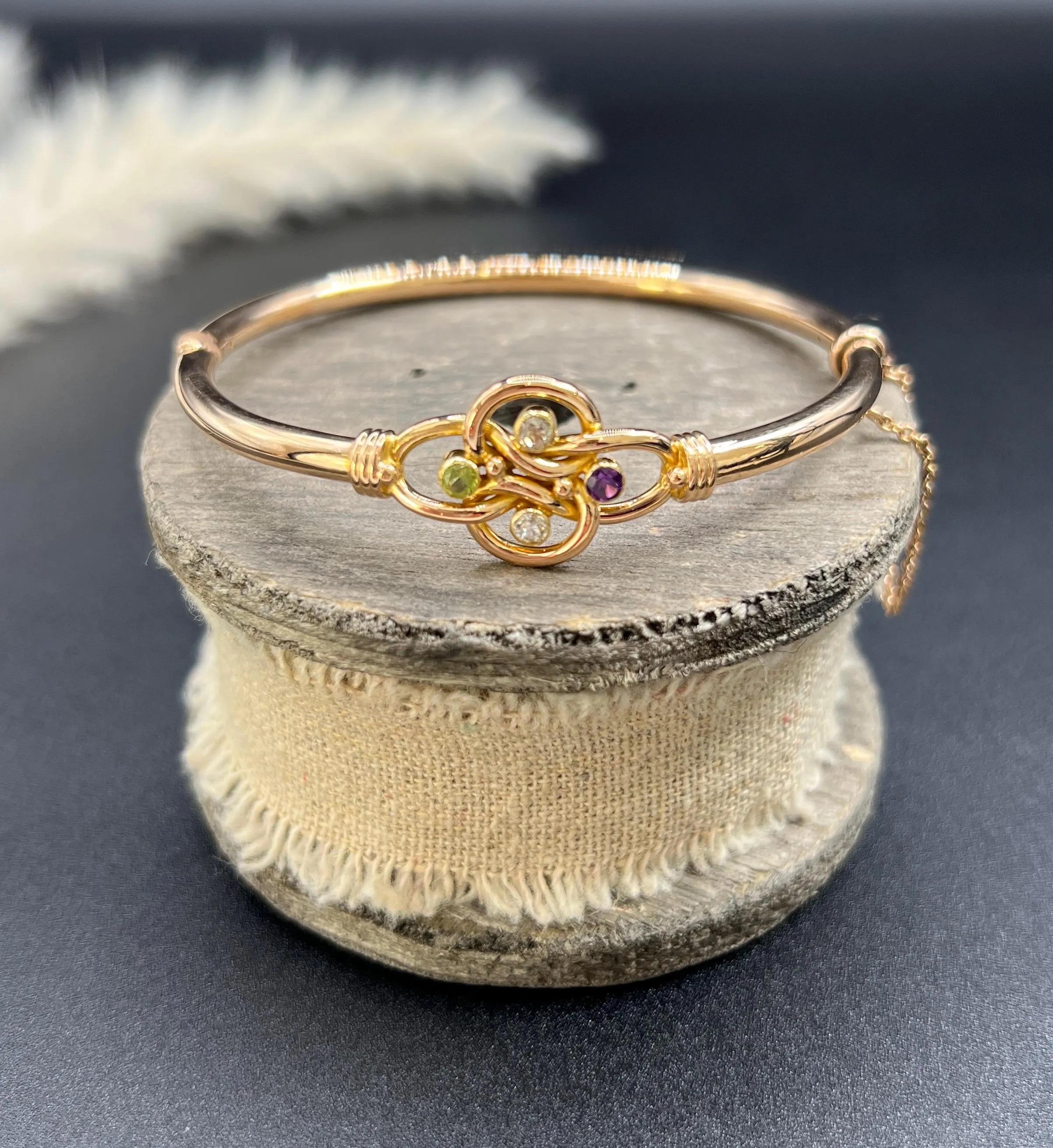 Taglio rotondo 15ct Gold, Edwardian Amethyst, Peridot & Diamond Suffragette Bangle Bracelet in vendita