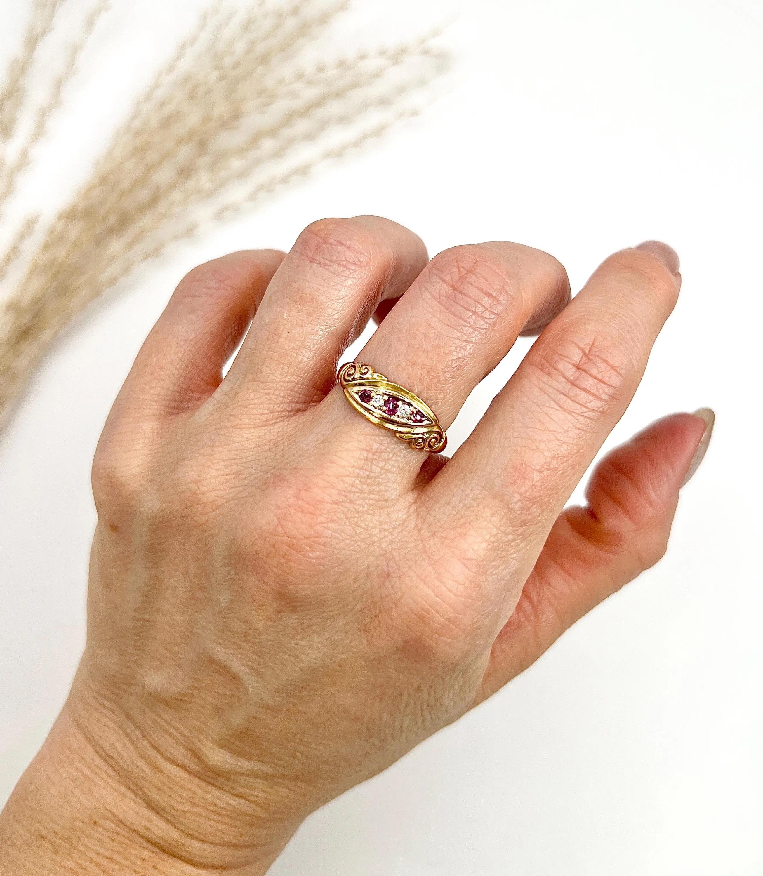 15ct Gold. Edwardian Ruby & Diamond 5 Stone Ring. Hallmarked Birmingham 1900 For Sale 5
