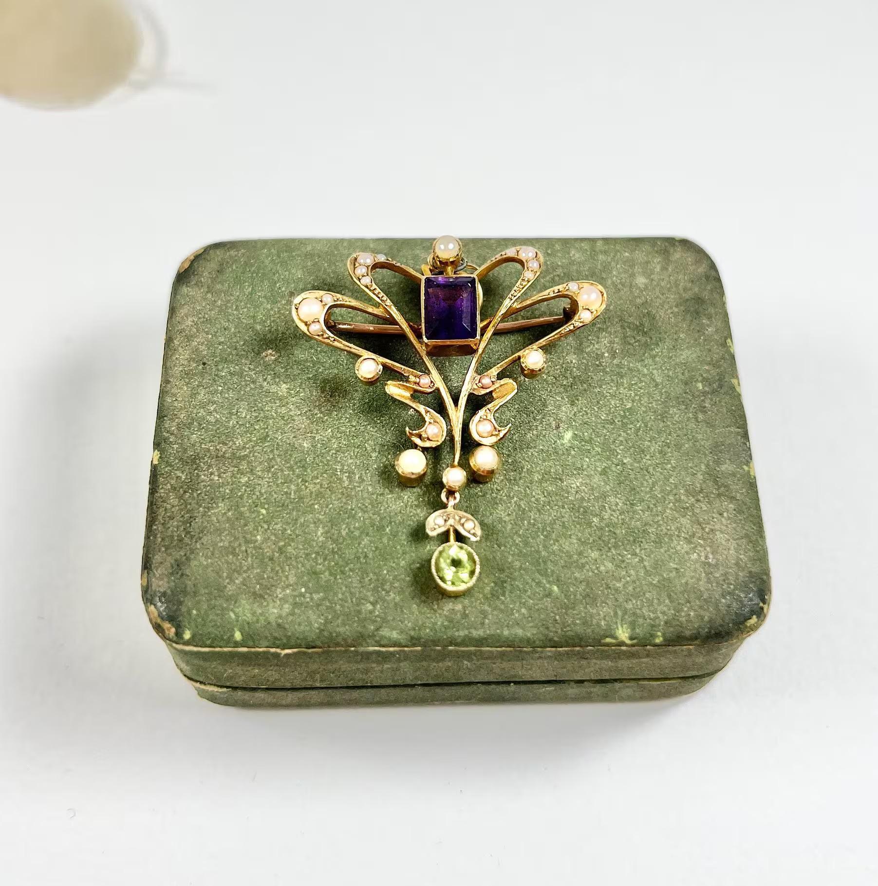 Colgante Sufragista Eduardiano de Oro de 15 Quilates Peridoto Amatista Perlas y Diamantes en venta 2