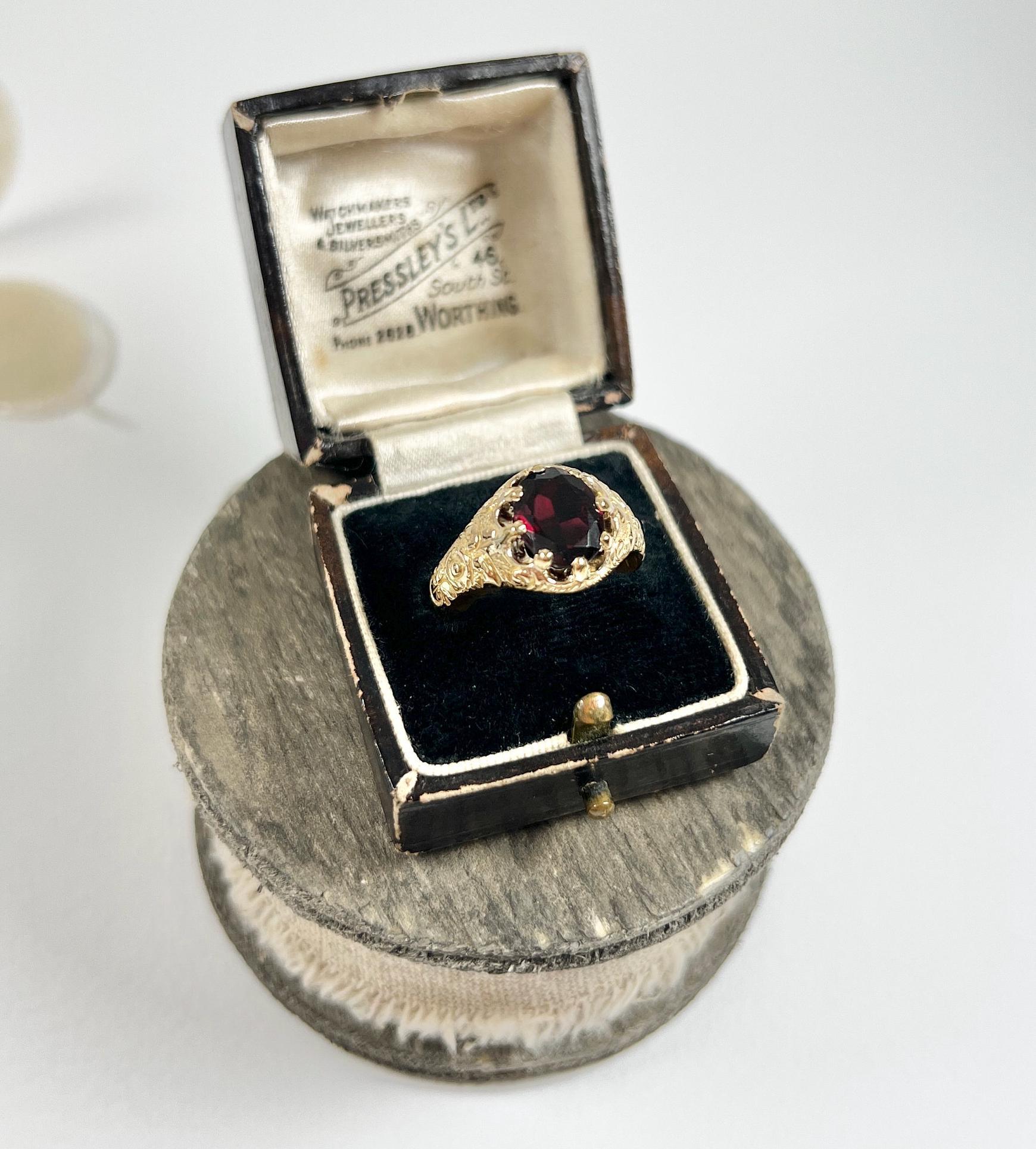 15ct Gold Fancy Victorian Faceted Oval Garnet Ring Hallmarked Birmingham 1890 For Sale 5