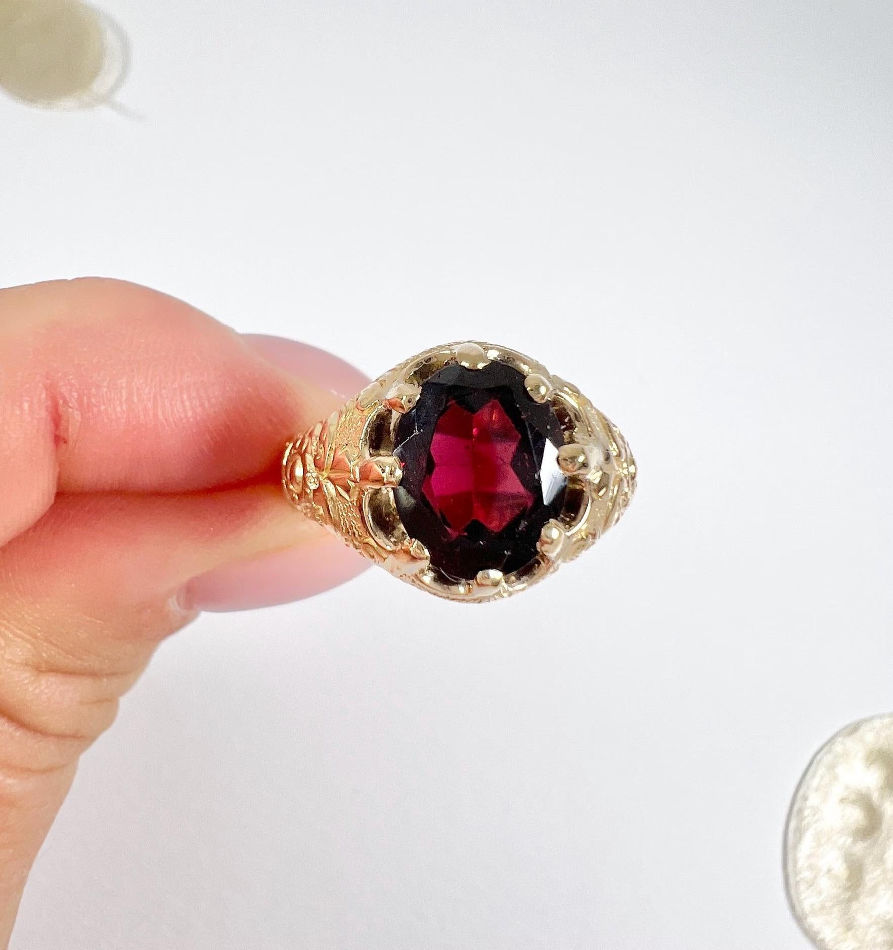 15ct Gold Fancy Victorian Faceted Oval Garnet Ring Hallmarked Birmingham 1890 For Sale 4