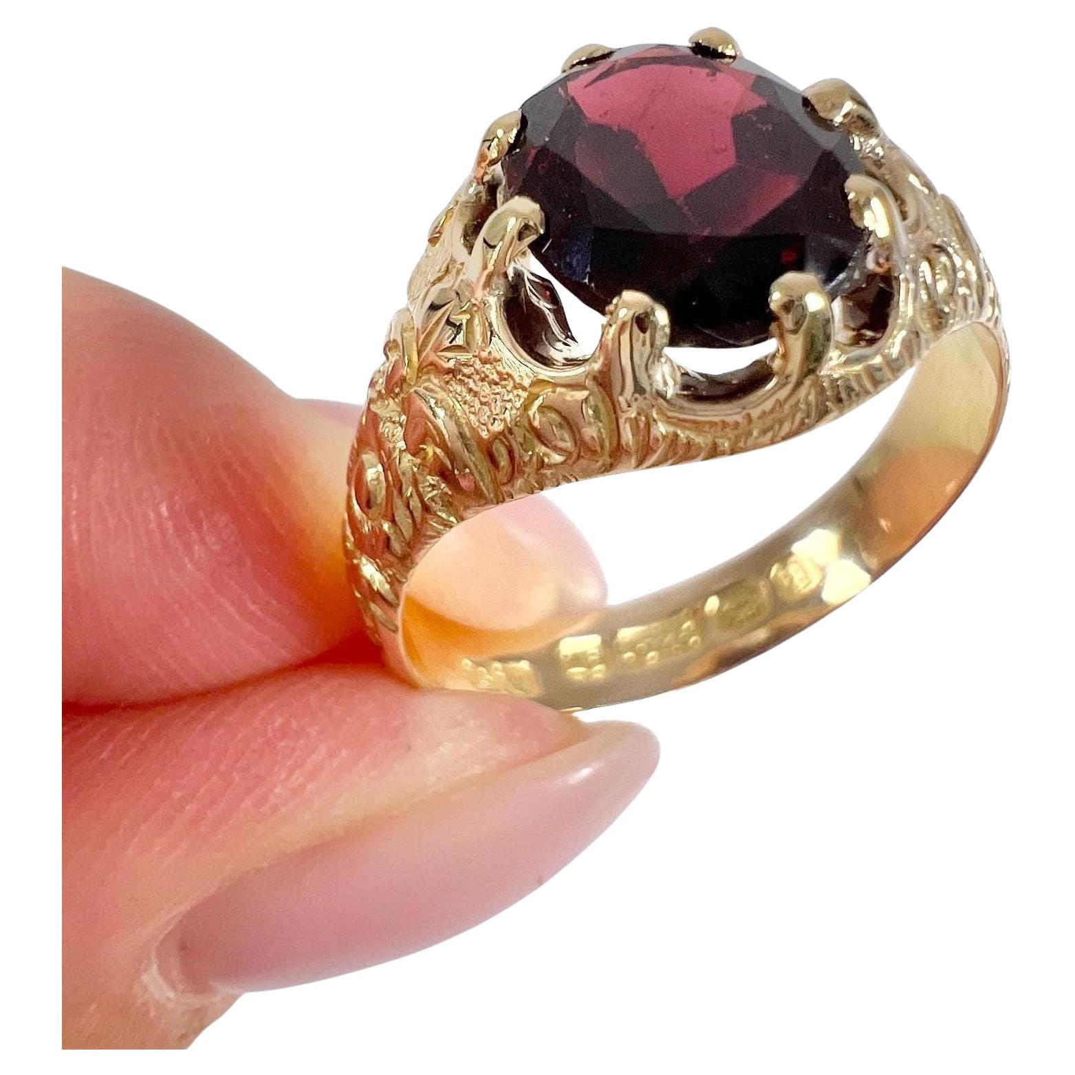 15ct Gold Fancy Victorian Faceted Oval Garnet Ring Hallmarked Birmingham 1890 For Sale