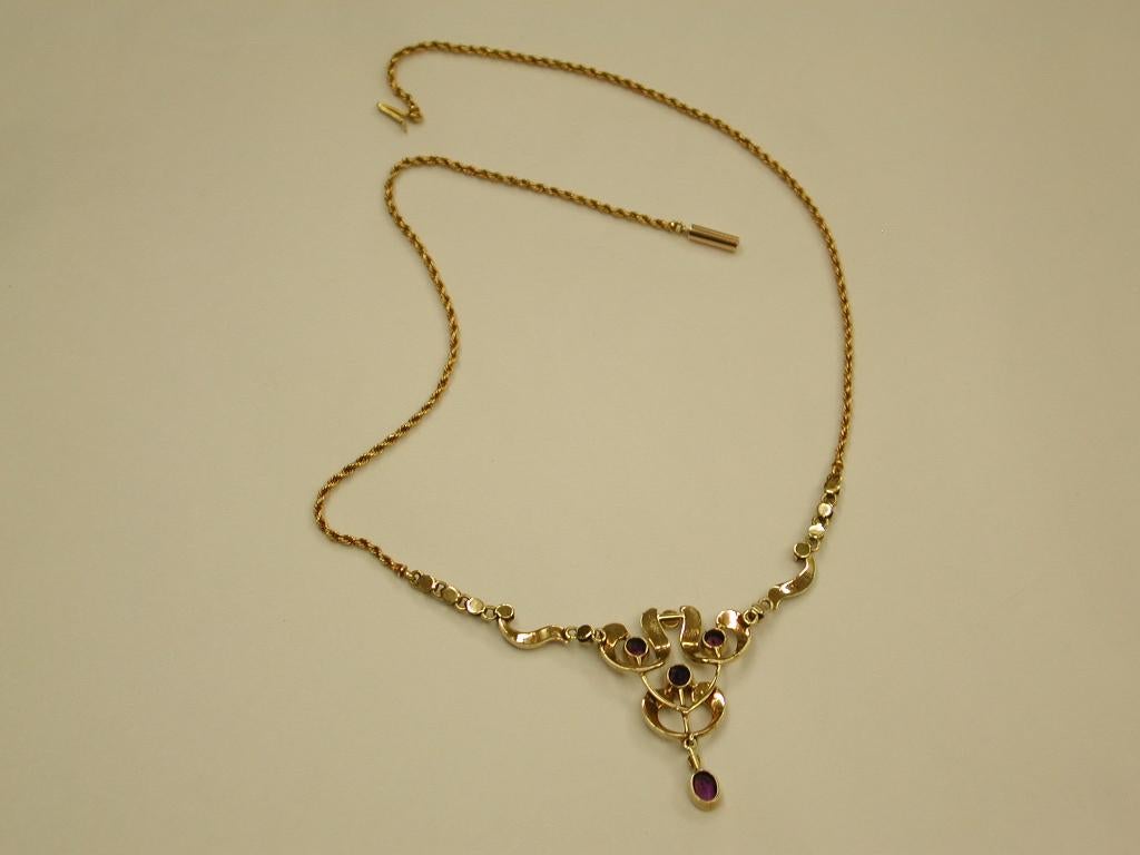 15 Carat Gold Pendant Set with Half Pearls, and Amethysts, Integral Rope Chain For Sale 2