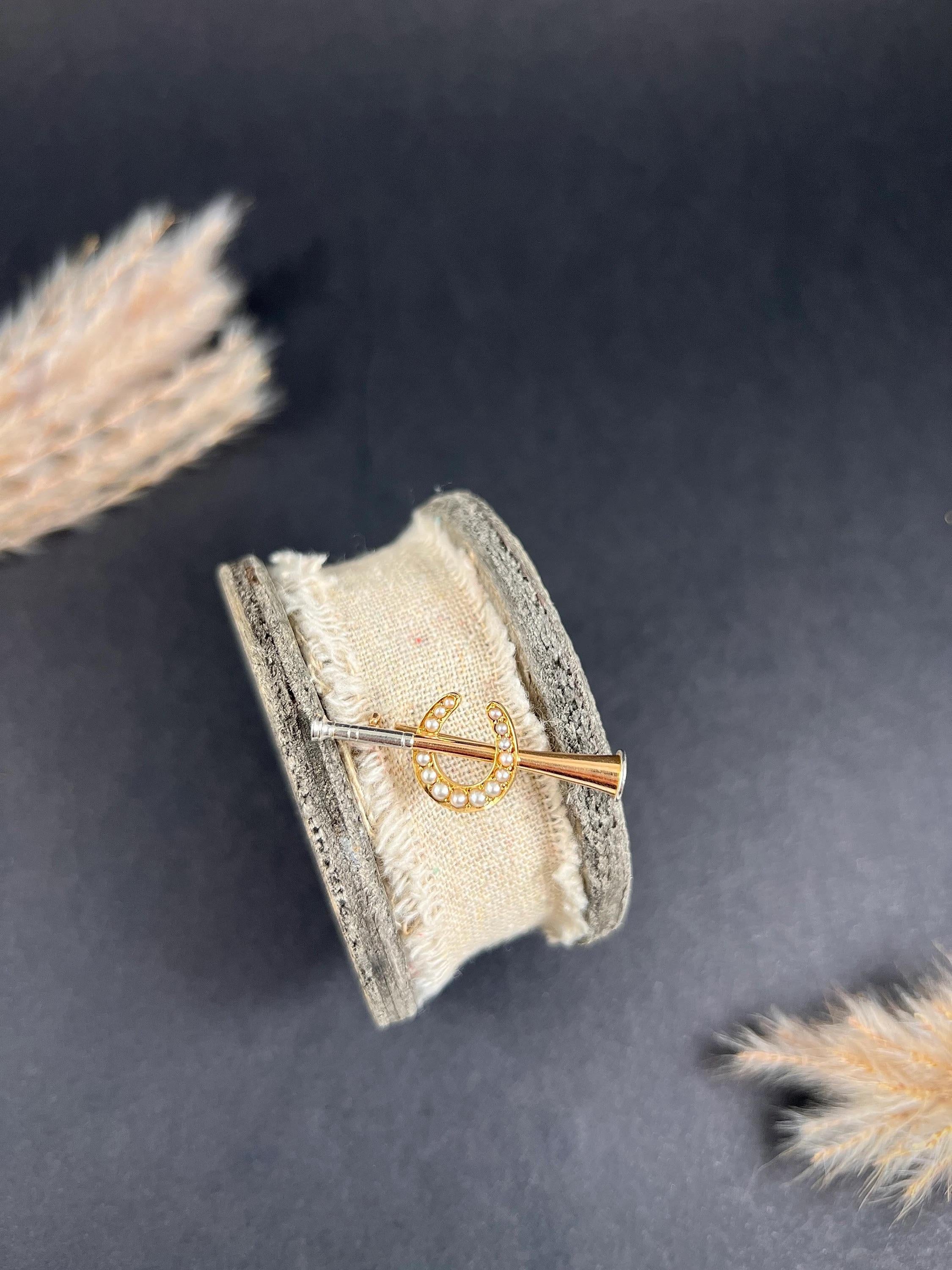Round Cut 15ct Gold & Platinum, Edwardian Two Colour Hunting Horn Seed Pearl Horse Brooch For Sale