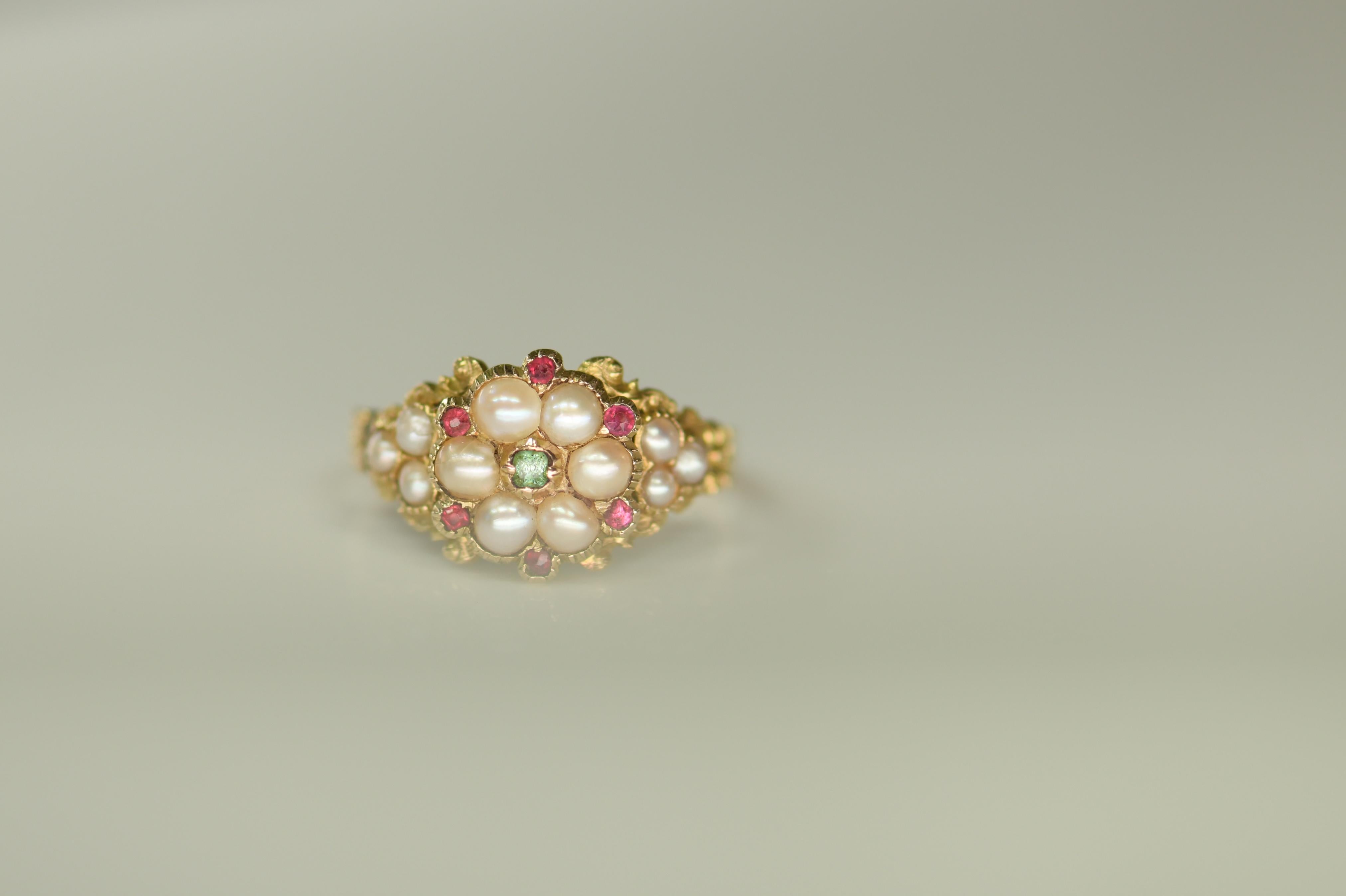 15 Carat Gold Regency Emerald, Natural Split Pearl and Ruby Cluster Ring In Excellent Condition For Sale In Bloxham, GB